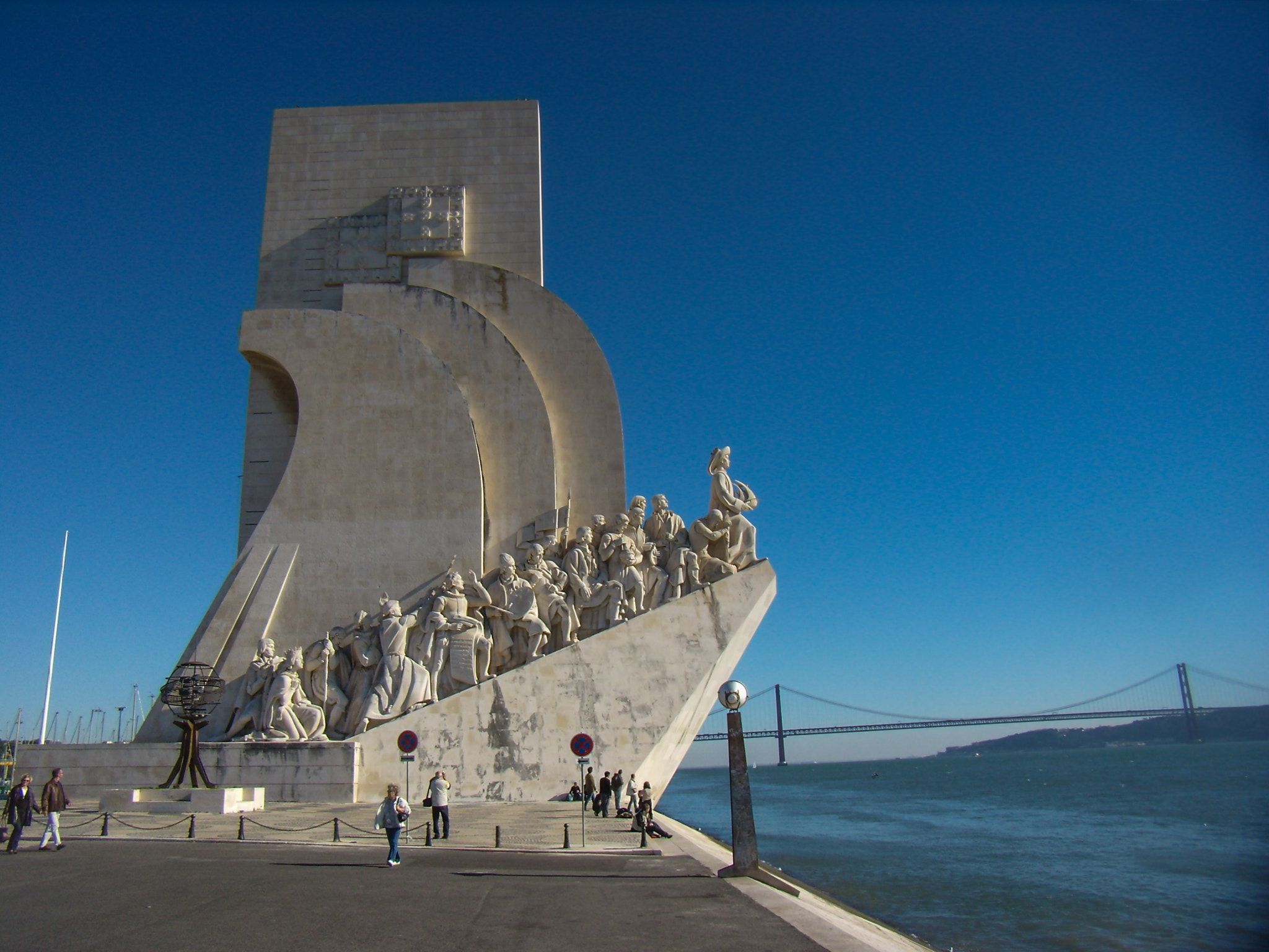 Olympus FE200 sample photo. Lisbon: padrão dos descobrimentos photography