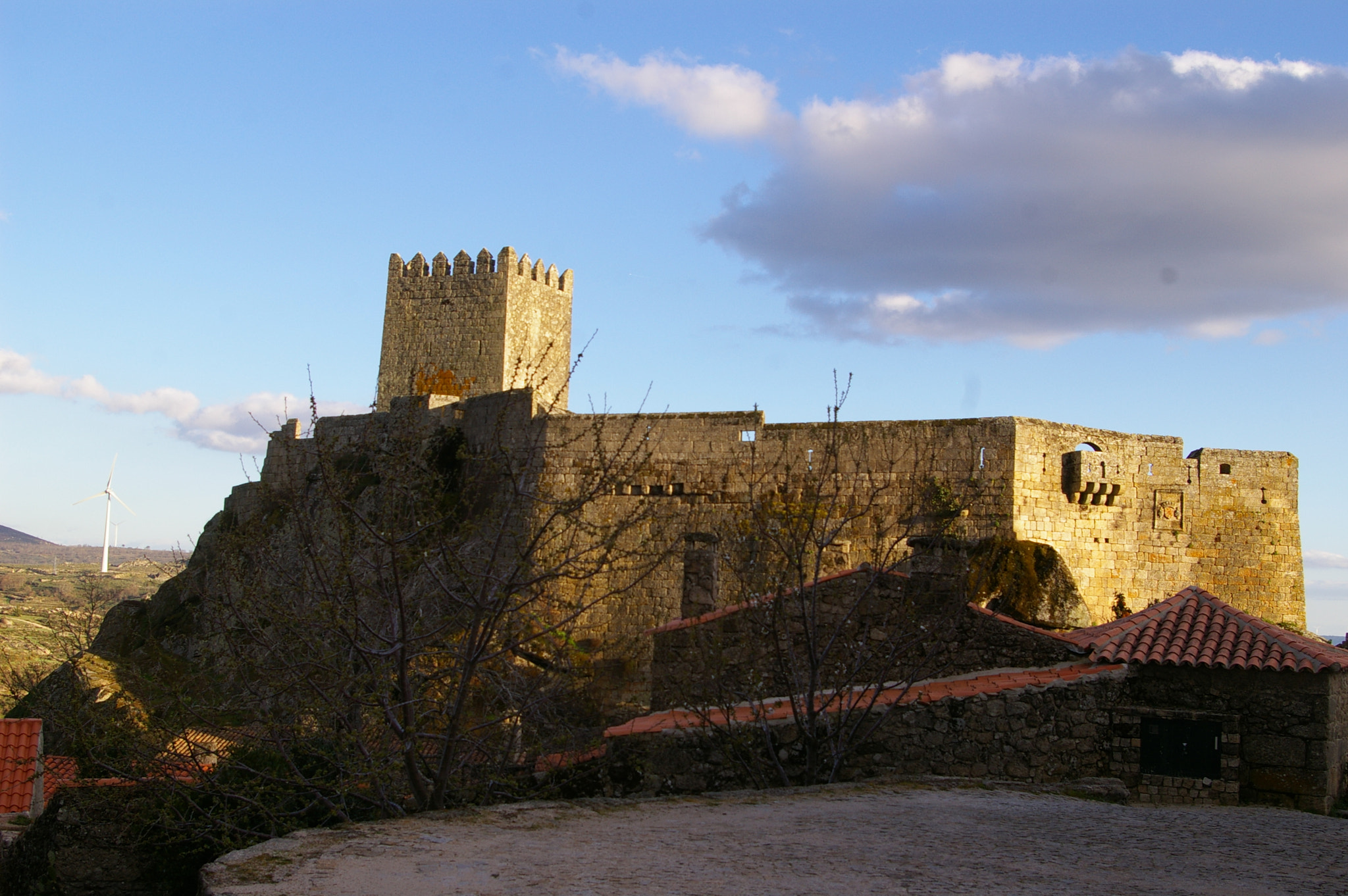 Pentax K110D + Pentax smc DA 18-55mm F3.5-5.6 AL sample photo. Sortelha castelo photography