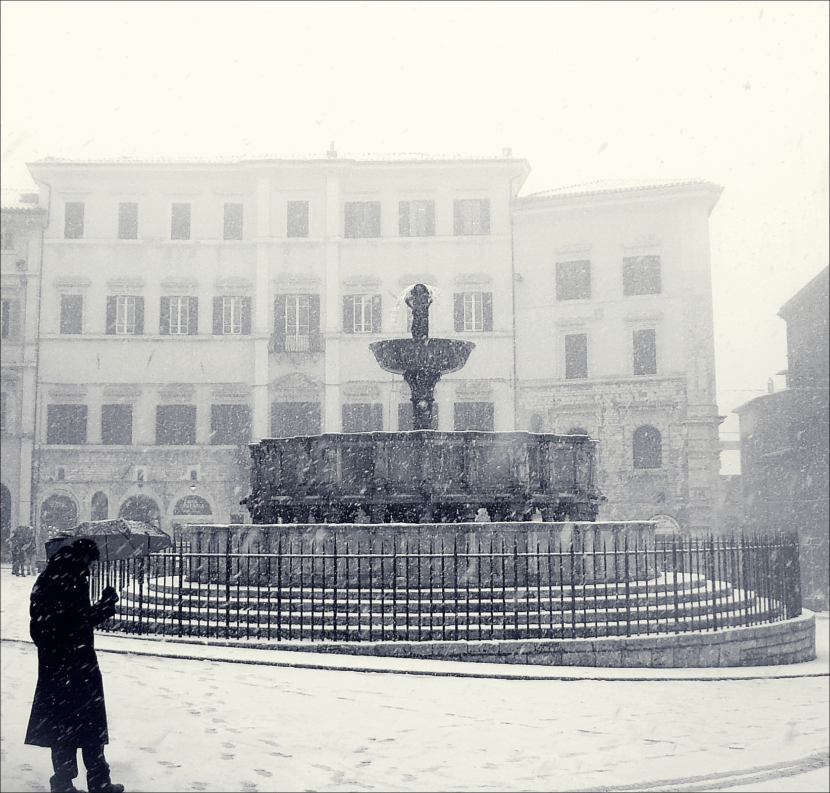 DIGITAL CAM sample photo. Perugia e la neve.. photography