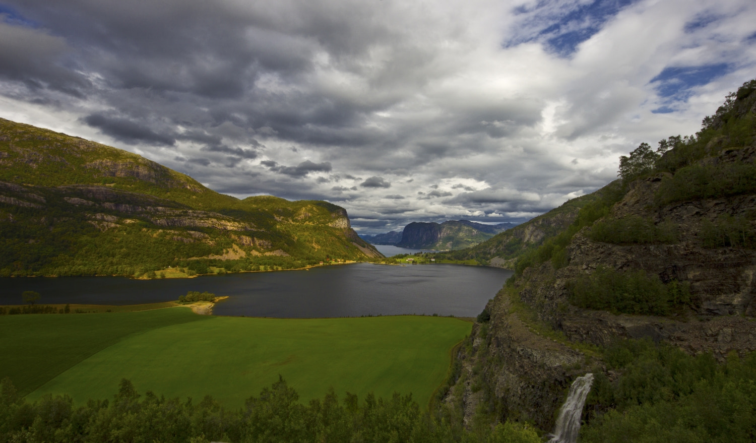Sigma 8-16mm F4.5-5.6 DC HSM sample photo. Dirdal, norway photography