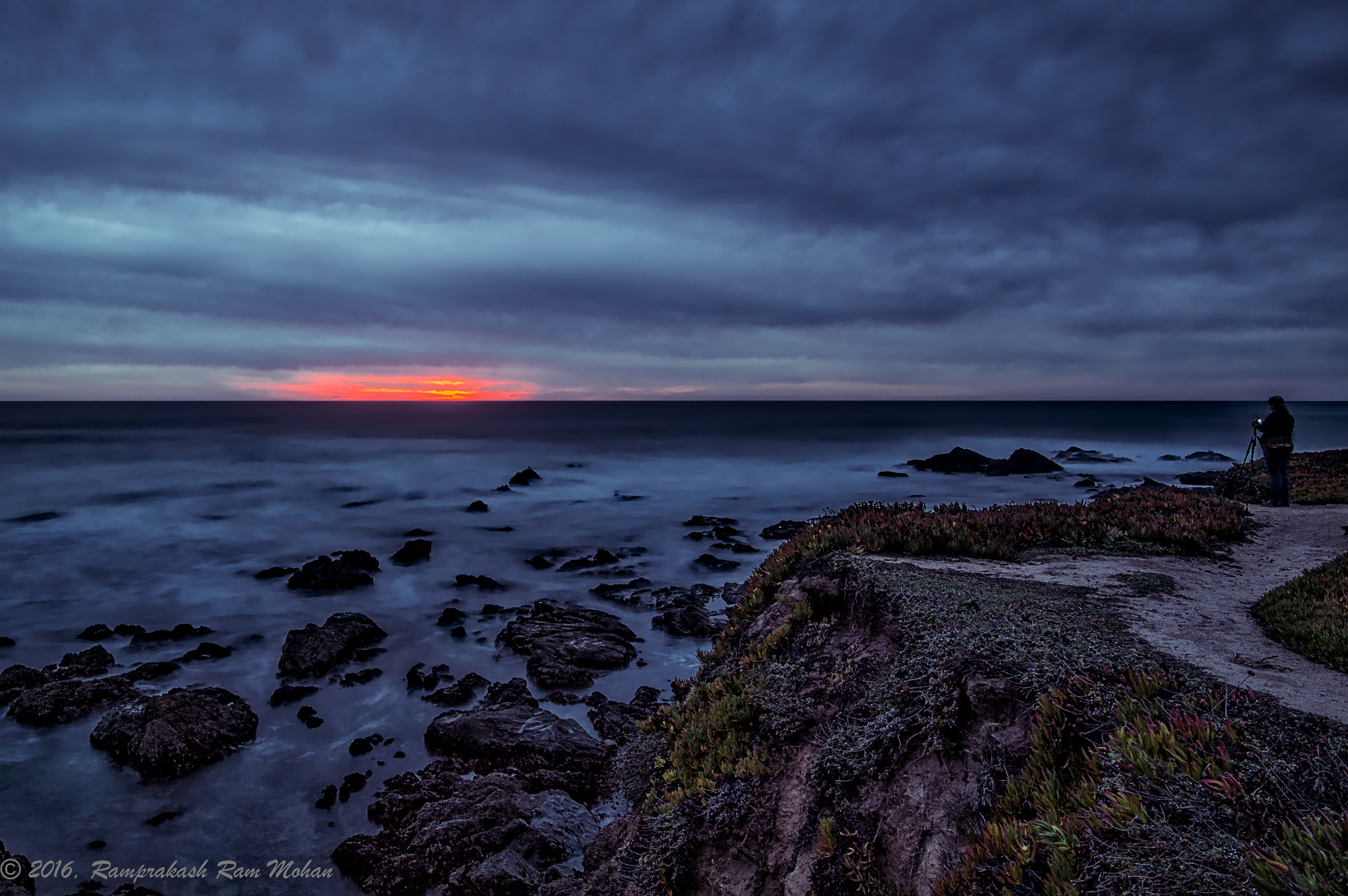 Nikon AF-S Nikkor 17-35mm F2.8D ED-IF sample photo. Winter pacific sunset photography