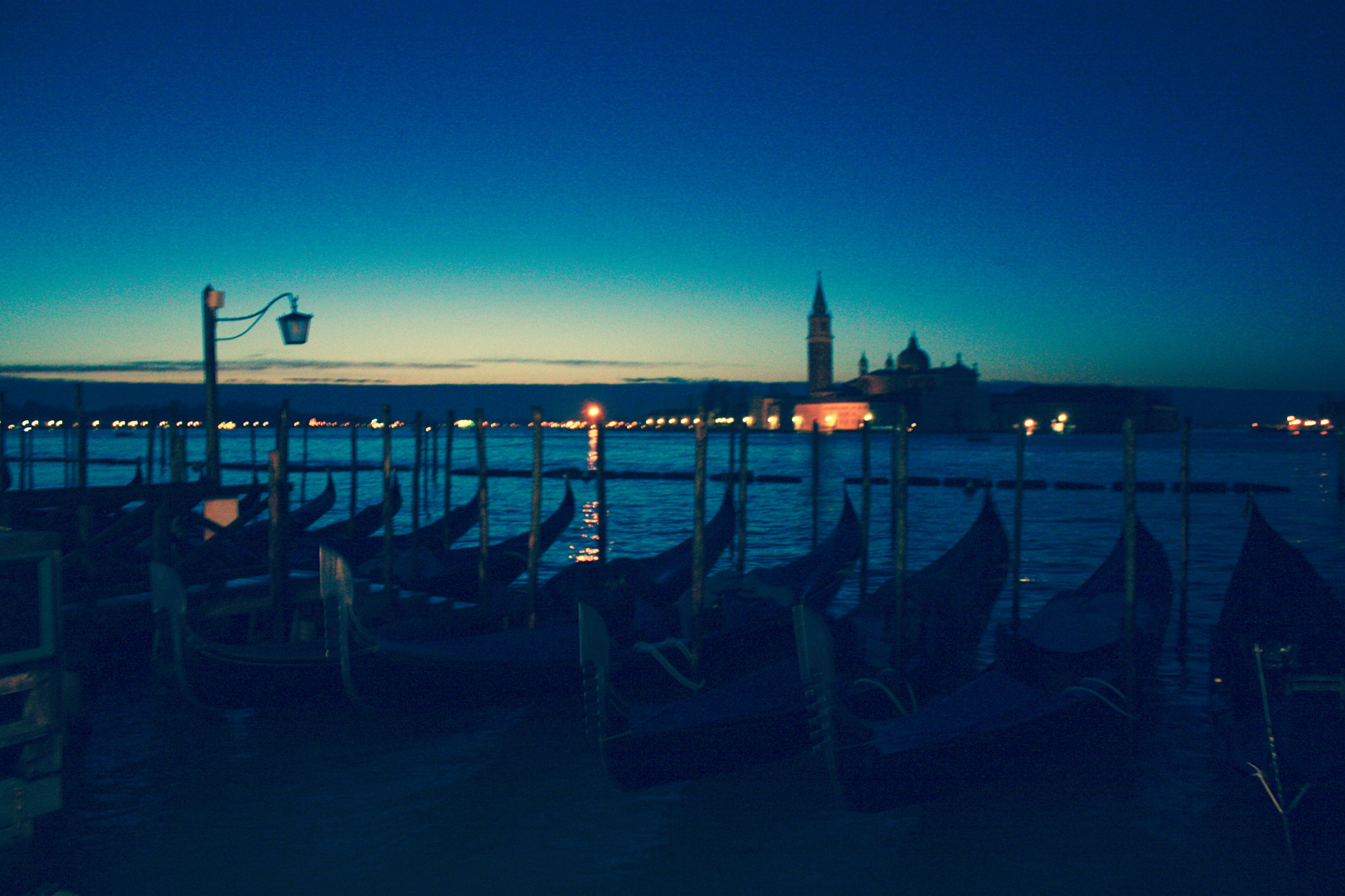 Canon EF-S 18-55mm F3.5-5.6 IS sample photo. Venezia photography