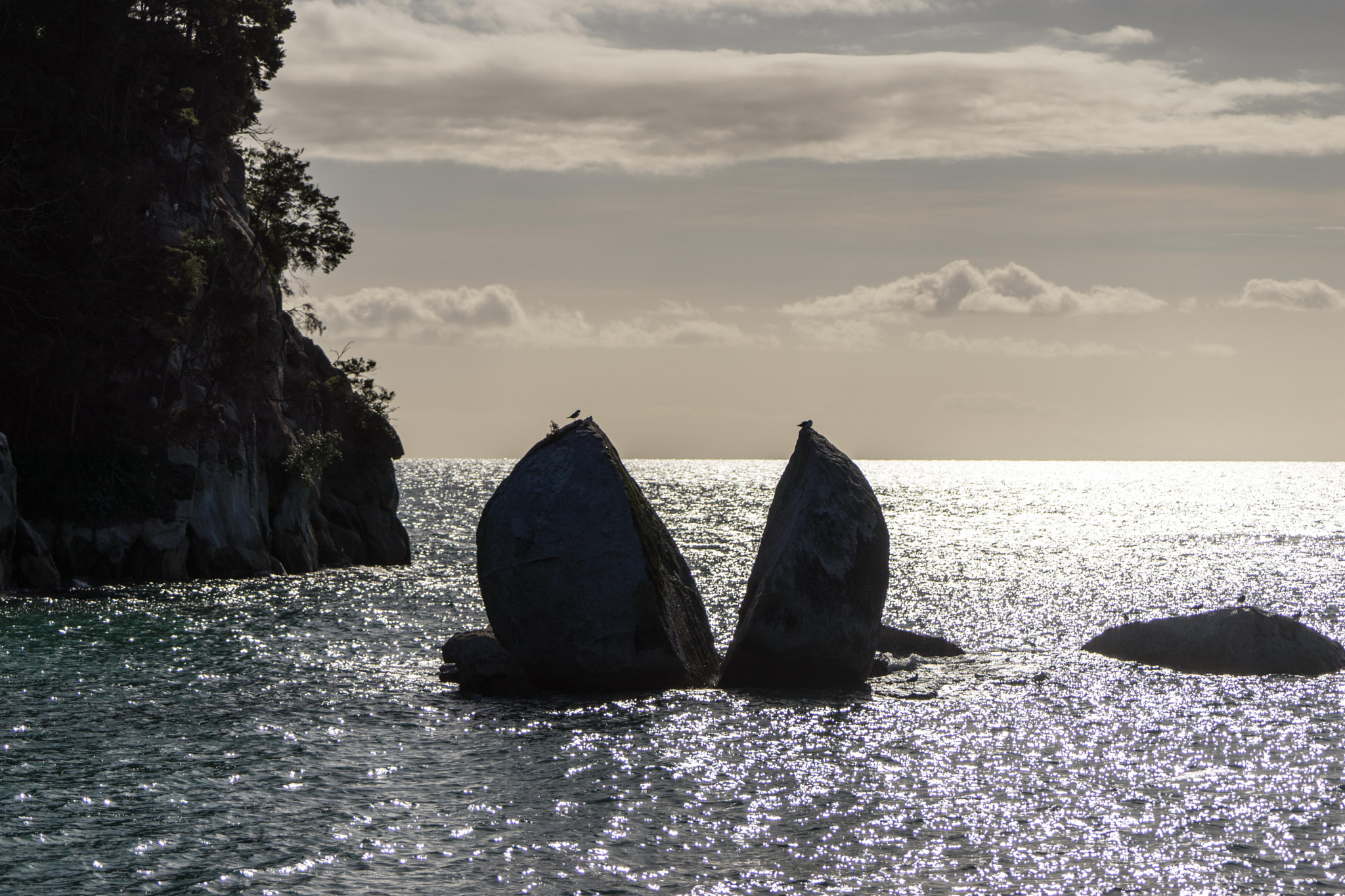 Sony 70-400mm F4-5.6 G SSM II sample photo. Split apple rock photography