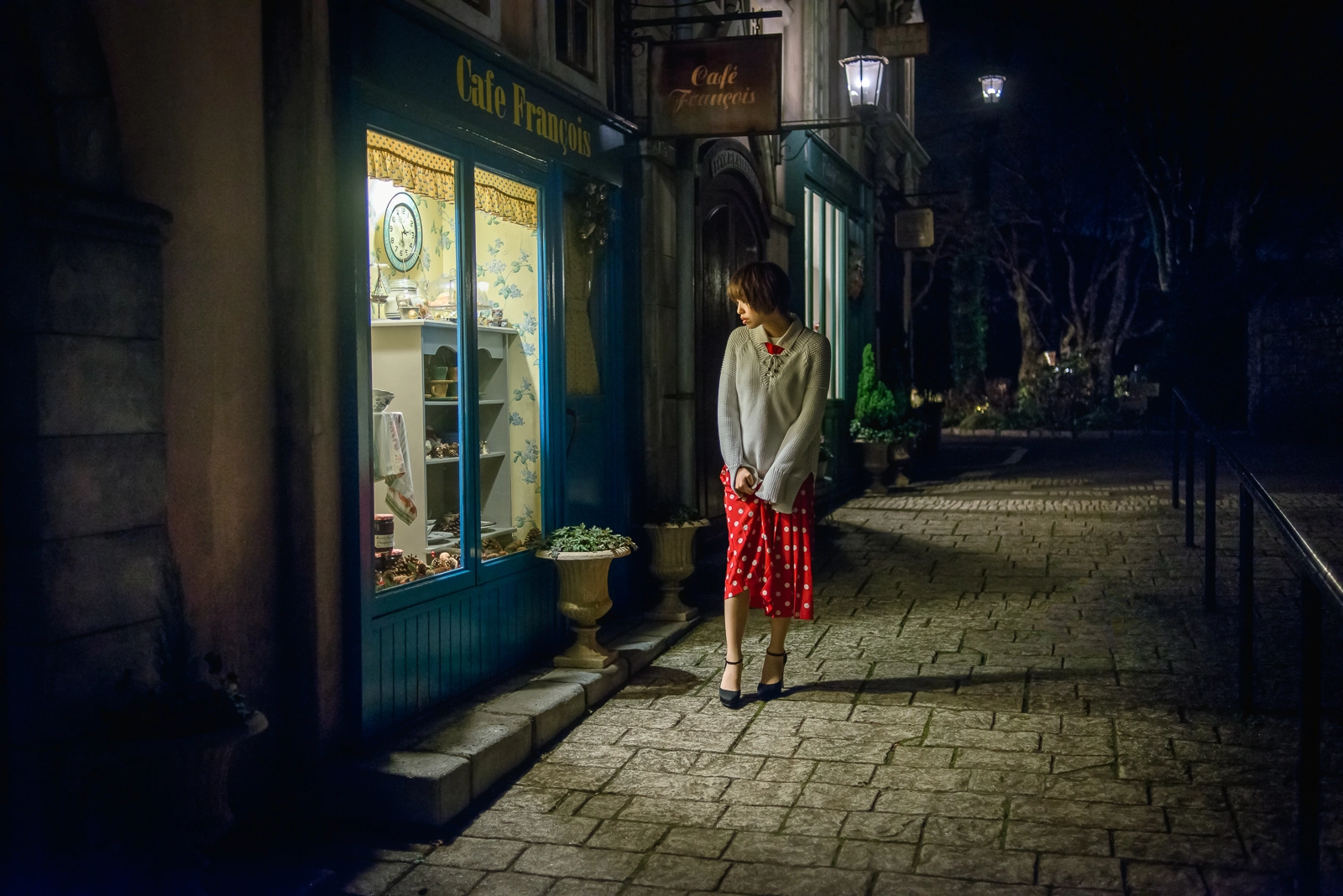 Nikon D800E + Nikon AF Nikkor 35mm F2D sample photo. Night museum photography