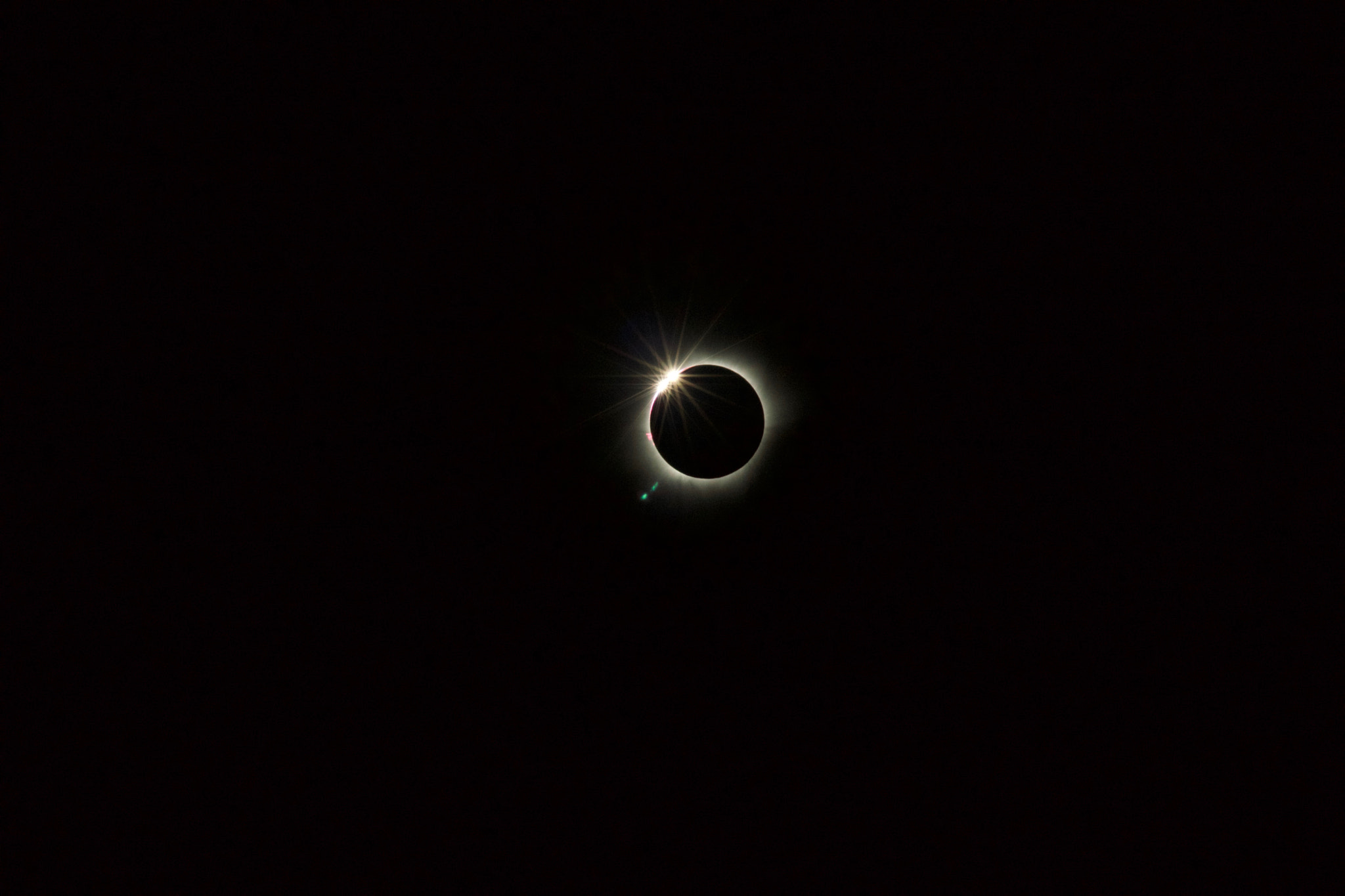 Sony SLT-A65 (SLT-A65V) + Minolta AF 70-210mm F4 Macro sample photo. Ring of two diamonds photography