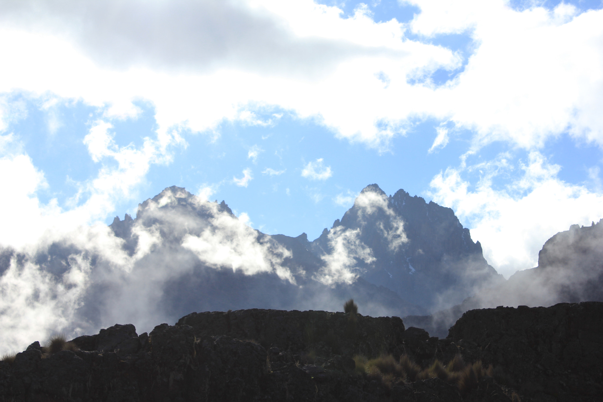 Canon EOS 550D (EOS Rebel T2i / EOS Kiss X4) sample photo. The mountain peak photography