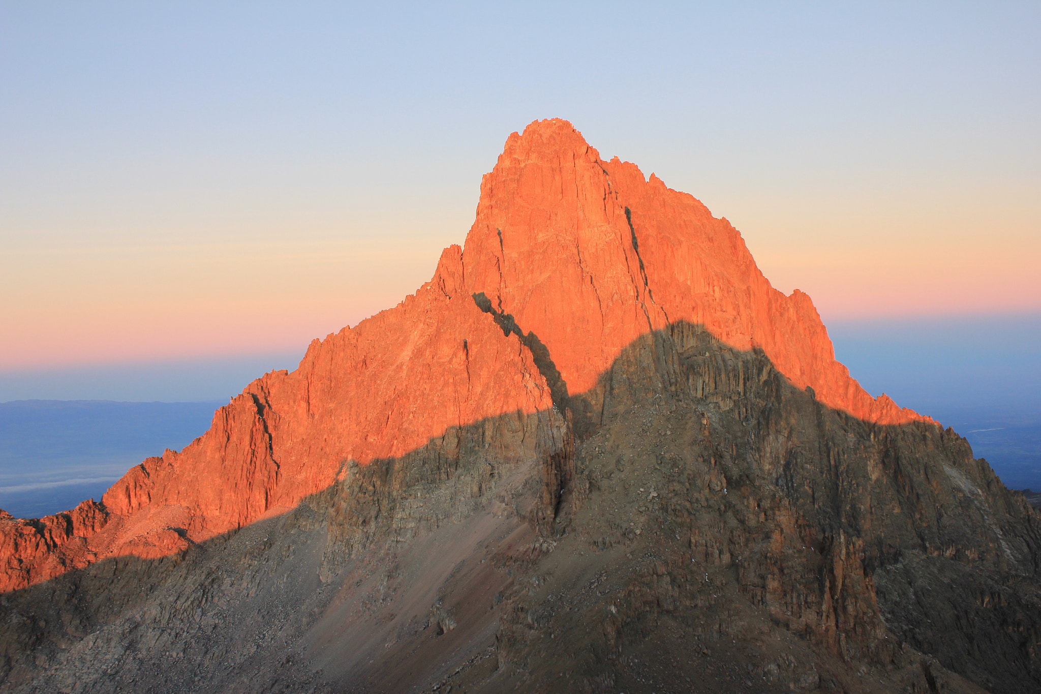 Canon EOS 550D (EOS Rebel T2i / EOS Kiss X4) sample photo. Mountain shadow photography
