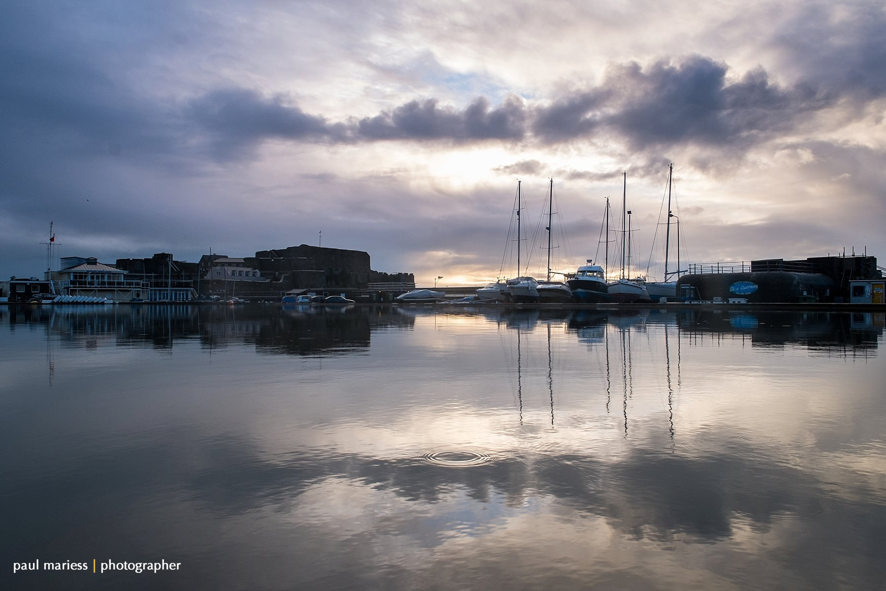 Fujifilm X-Pro1 + Fujifilm XF 16-55mm F2.8 R LM WR sample photo. Reflected photography