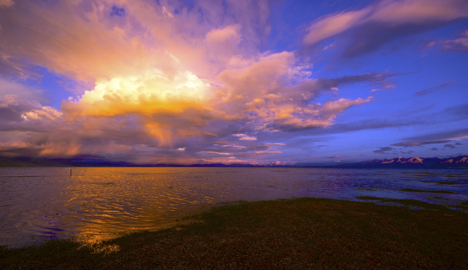 Sigma 8-16mm F4.5-5.6 DC HSM sample photo. Sunset over lake manasarovar, south tibet photography
