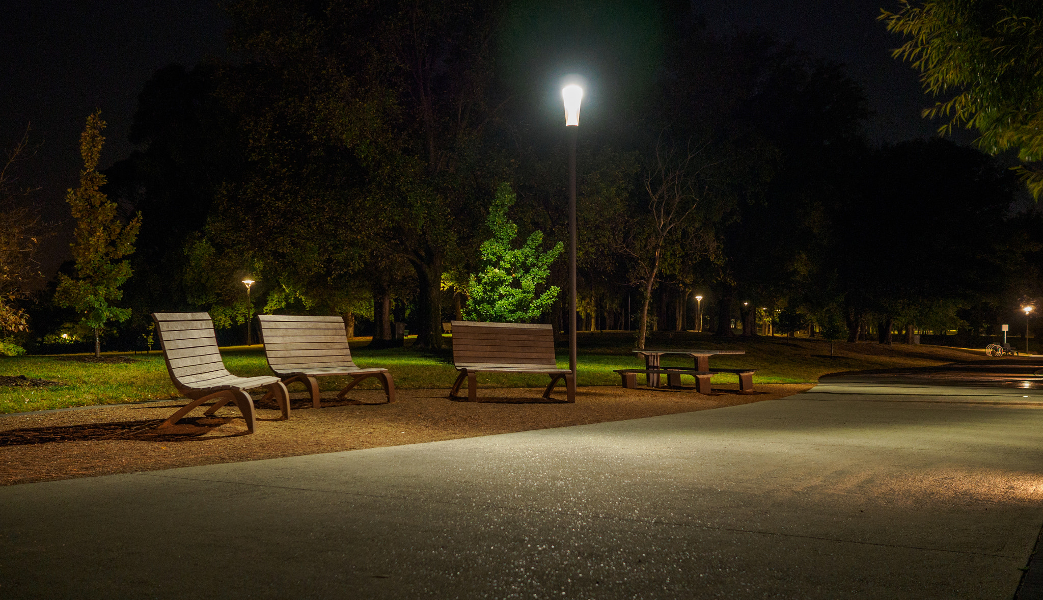 Olympus OM-D E-M5 II + Olympus M.Zuiko Digital 17mm F1.8 sample photo. Seating arrangements photography