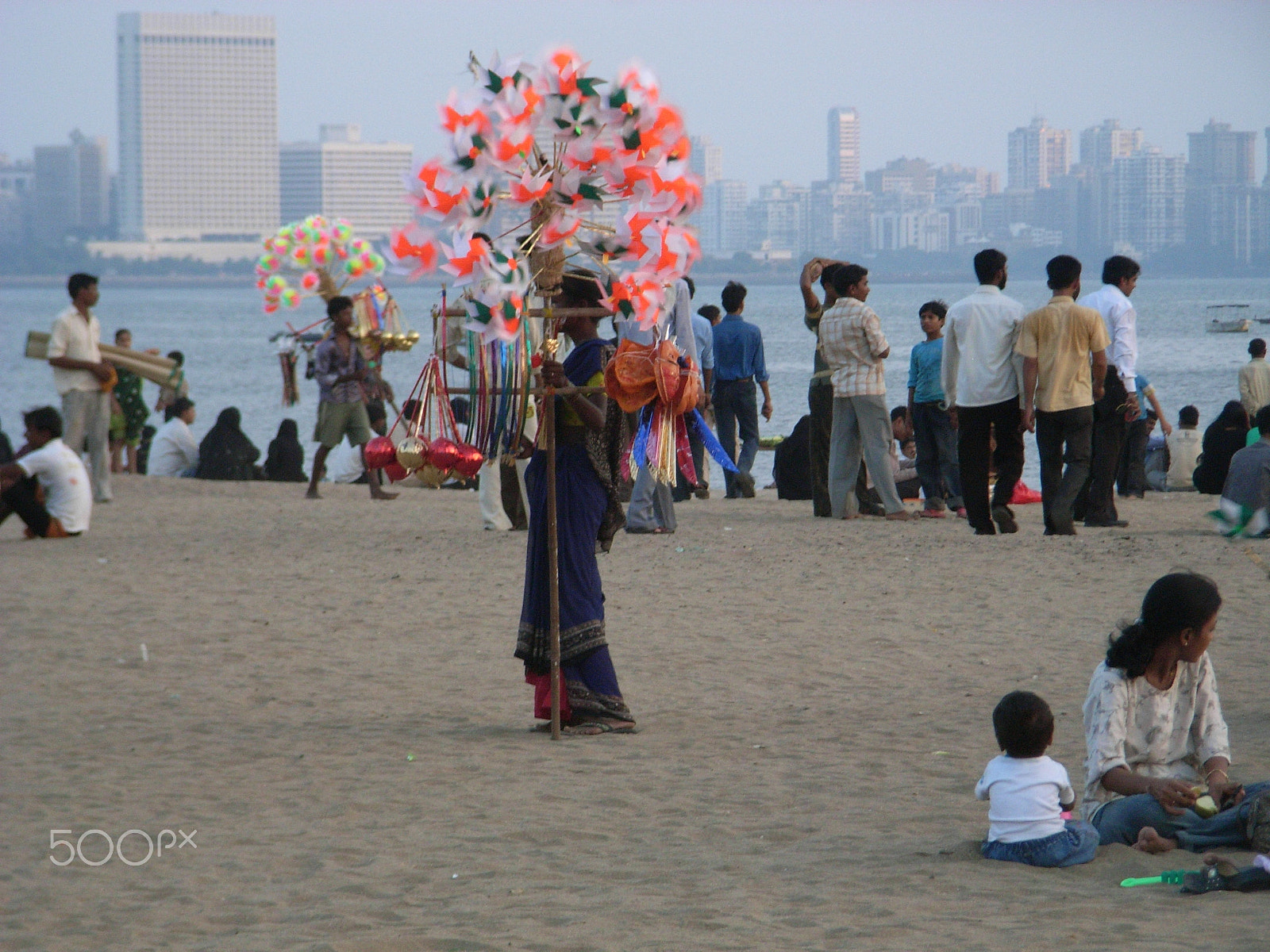 Ricoh Caplio R5 sample photo. Mumbai beach sales photography