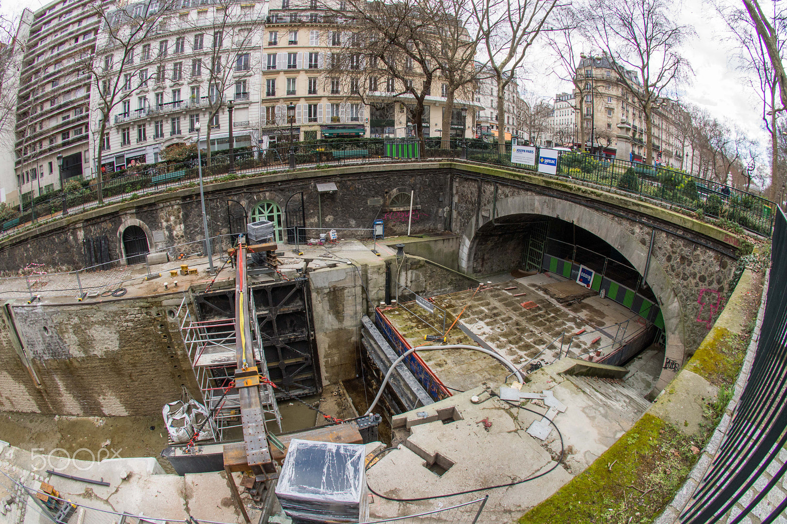 Sony SLT-A77 + Sigma 10mm F2.8 EX DC HSM Diagonal Fisheye sample photo. Paris - canal st martin - travaux photography