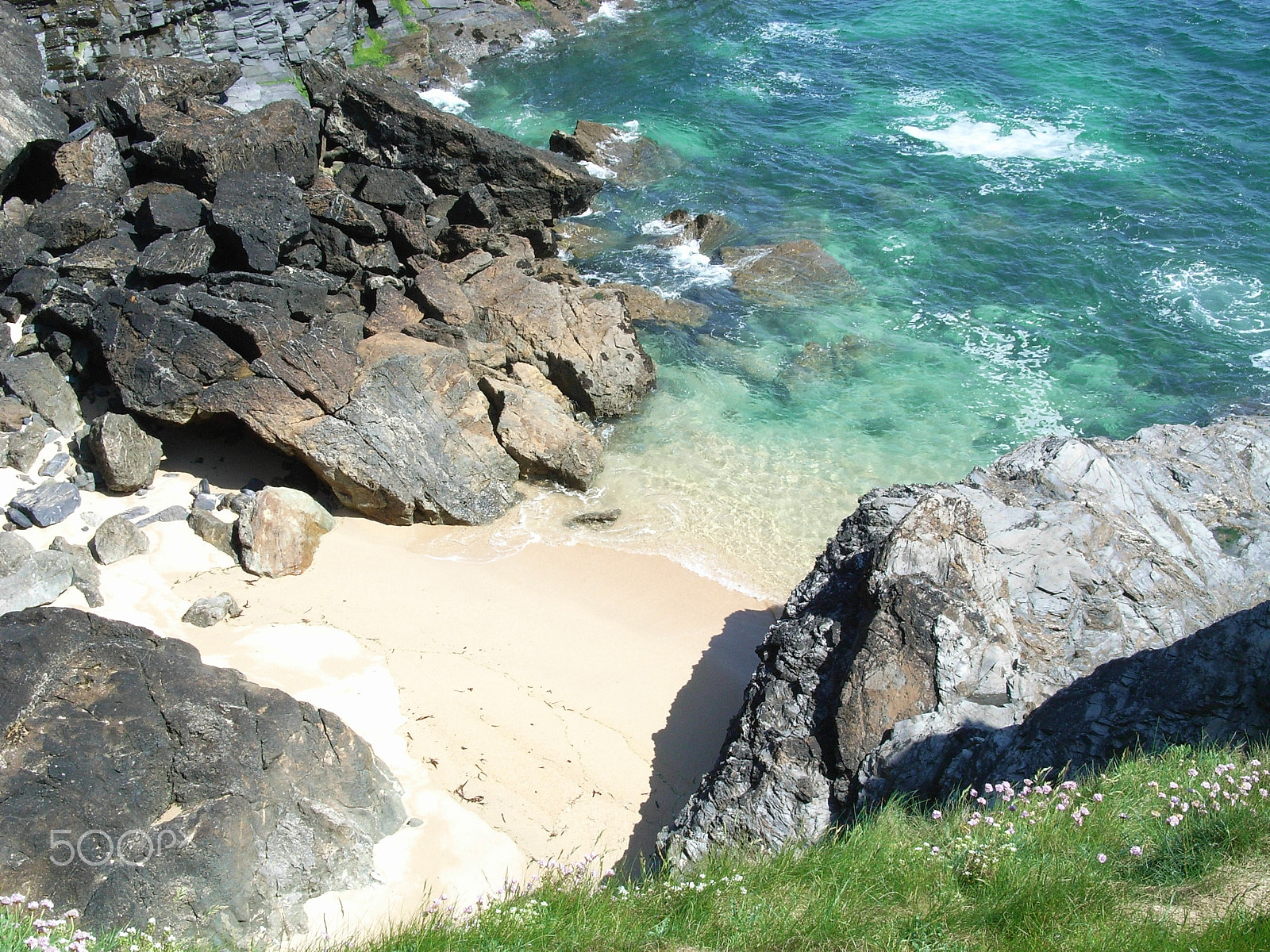 Ricoh Caplio R5 sample photo. Secret beach photography