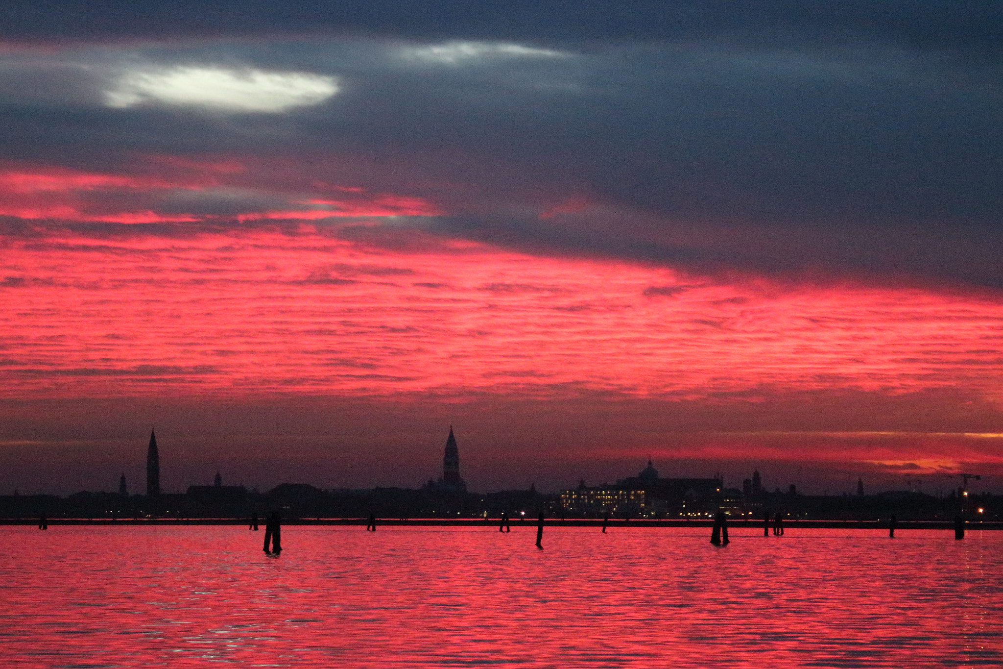 Canon EF 28-90mm f/4-5.6 sample photo. Tramonto di fuoco su venezia photography