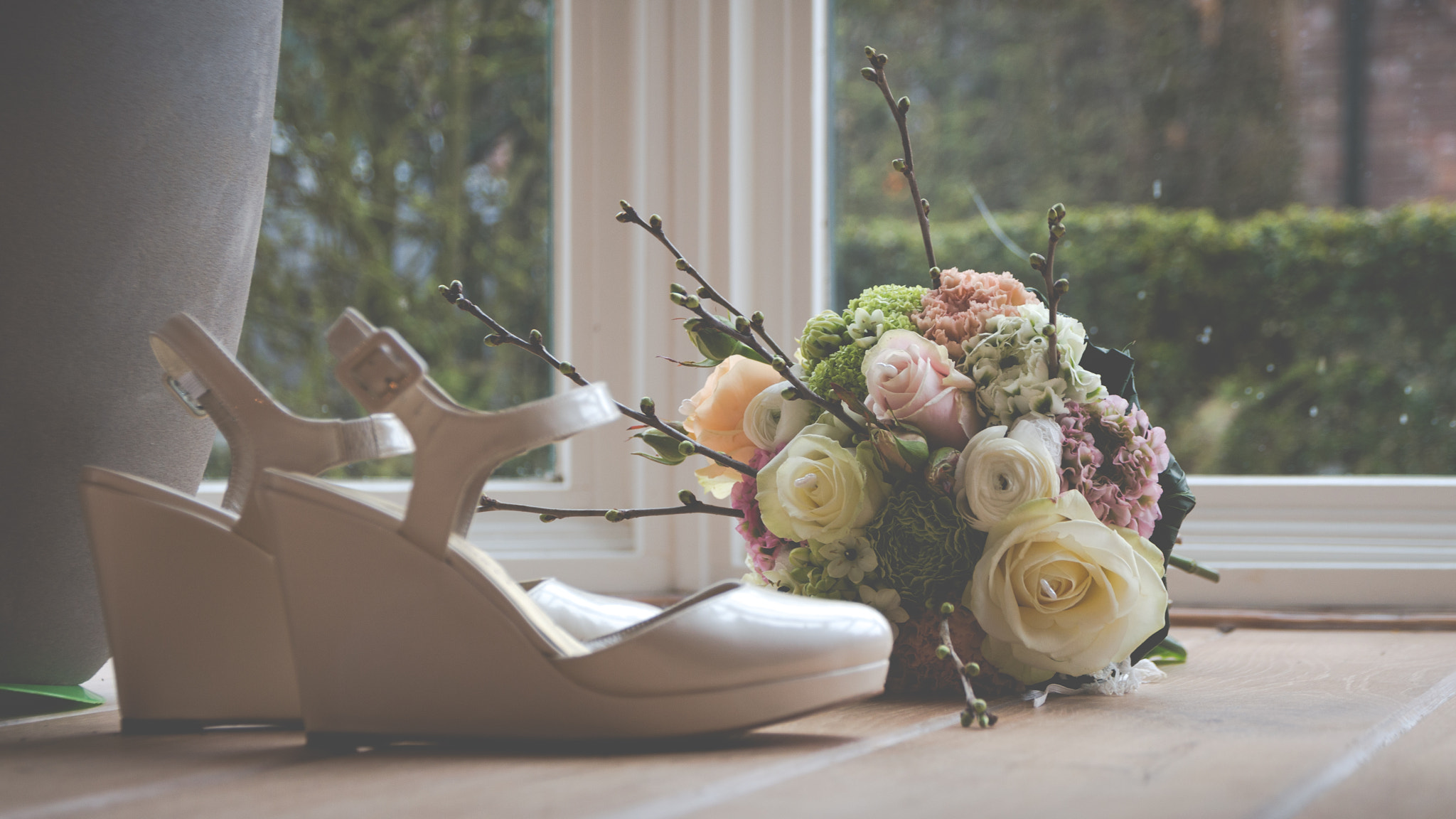 Sigma 17-70mm F2.8-4 DC Macro OS HSM | C sample photo. Shoes and flowers photography