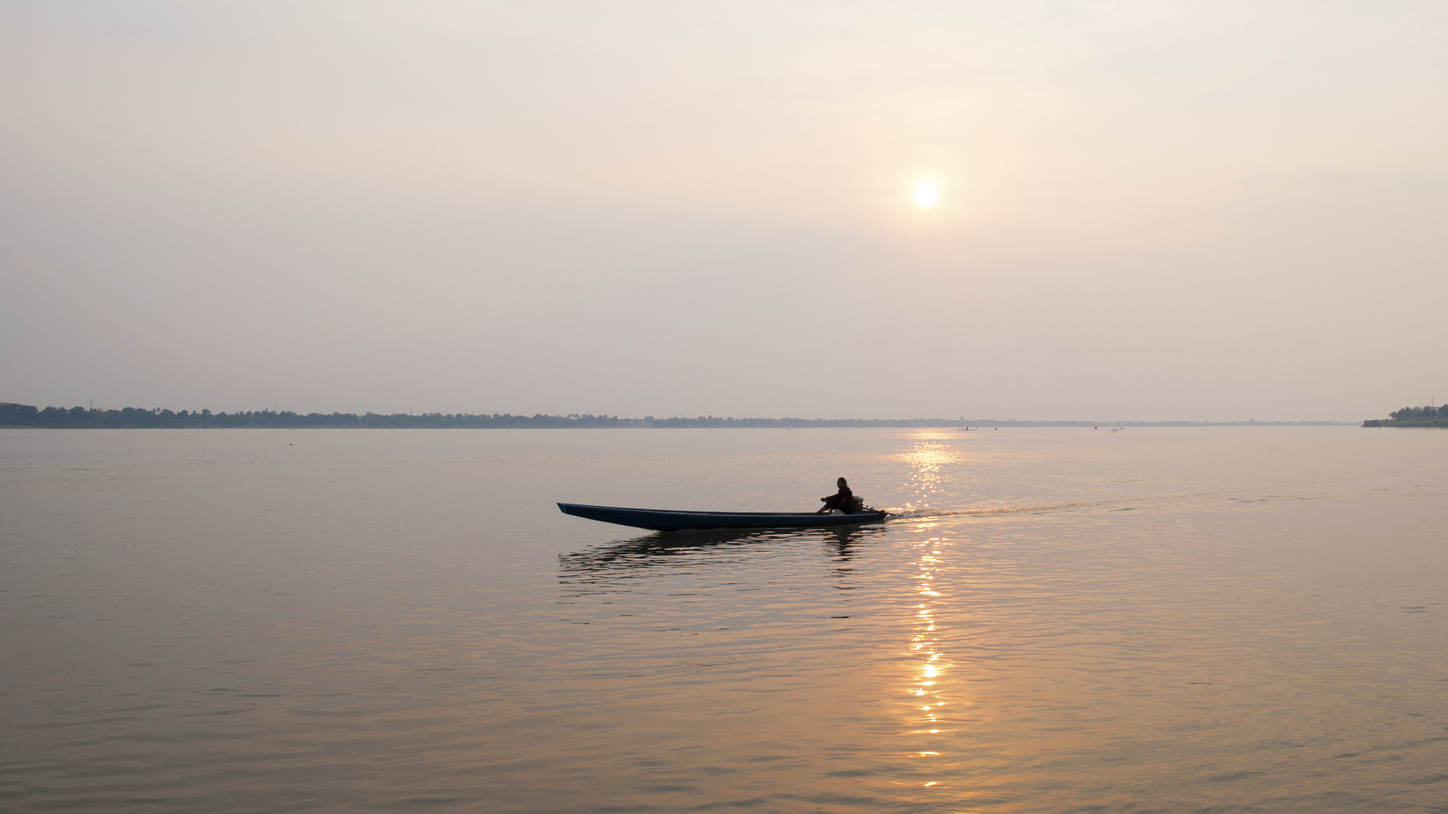 Nikon D3 + Samyang 12mm F2.8 ED AS NCS Fisheye sample photo. Sunset on mekong river (laos) photography