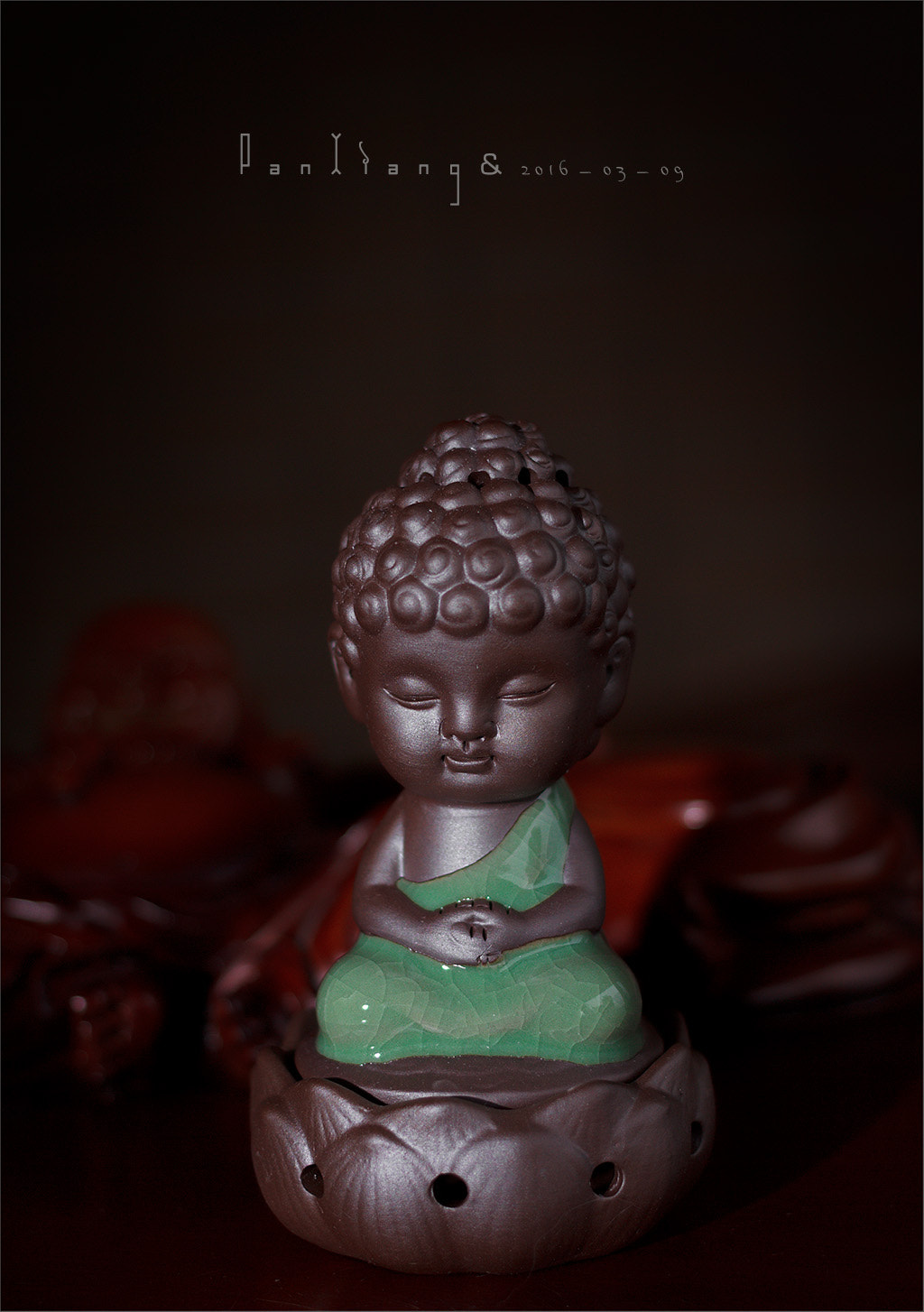 Canon EOS 550D (EOS Rebel T2i / EOS Kiss X4) + Canon EF 40mm F2.8 STM sample photo.  《佛童》 意外之喜，友人相赠，十分喜爱，立贴相谢。  photography