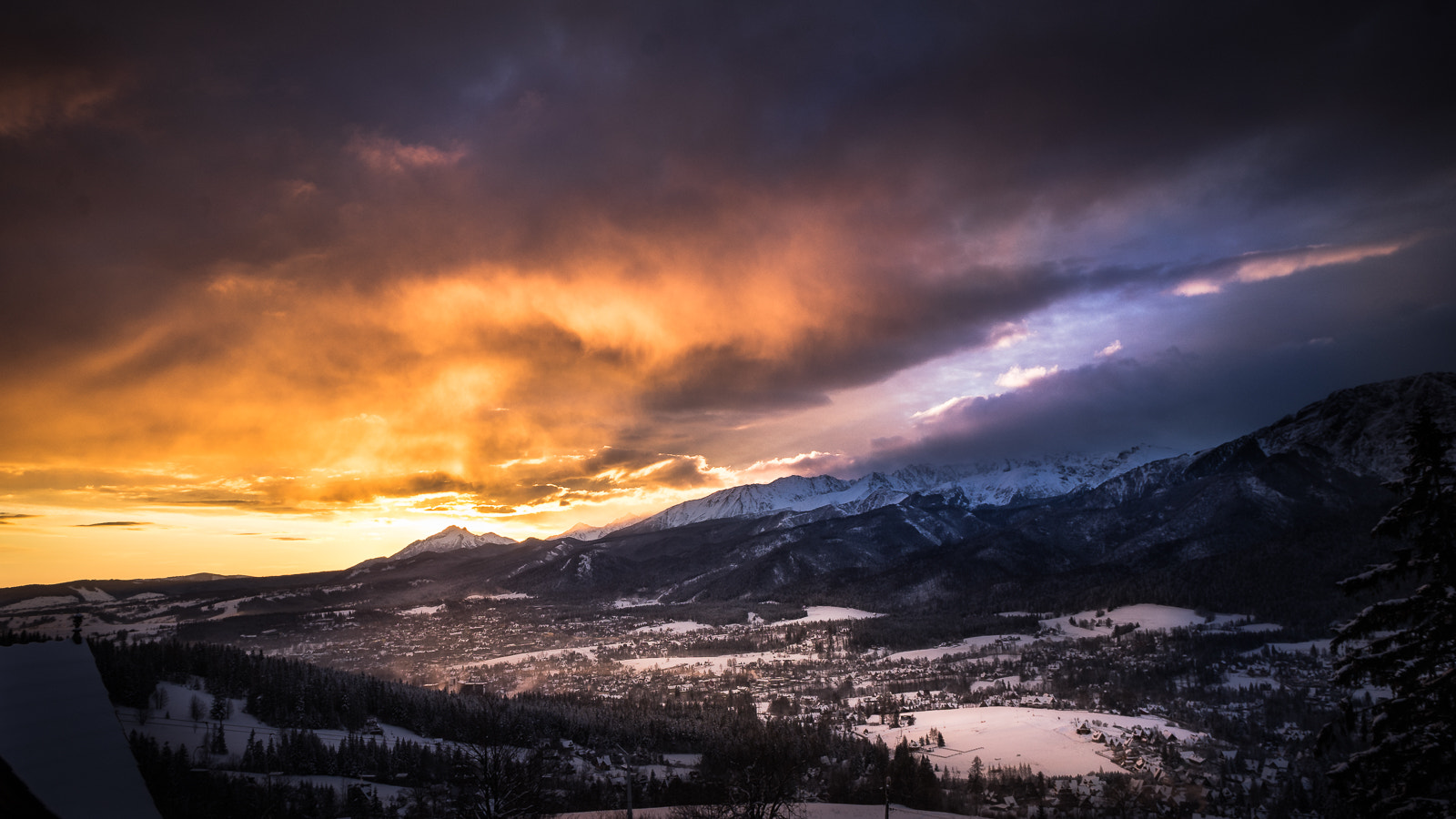 Sony a7 + Sony E 16mm F2.8 sample photo. Sunrise in tatra mountains photography