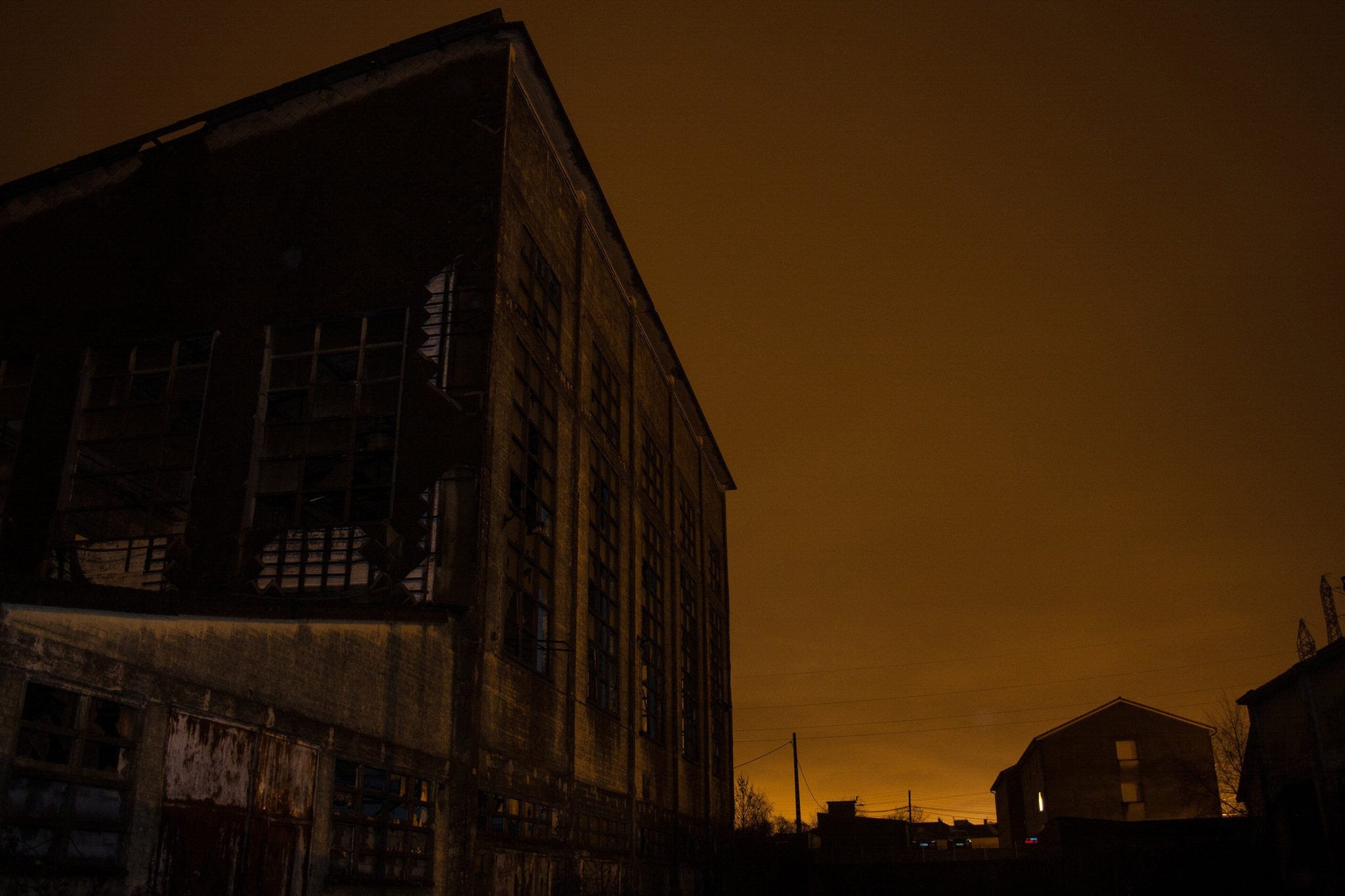 Sigma 18-50mm f/3.5-5.6 DC sample photo. Still there even after midnight, i don't mind photography