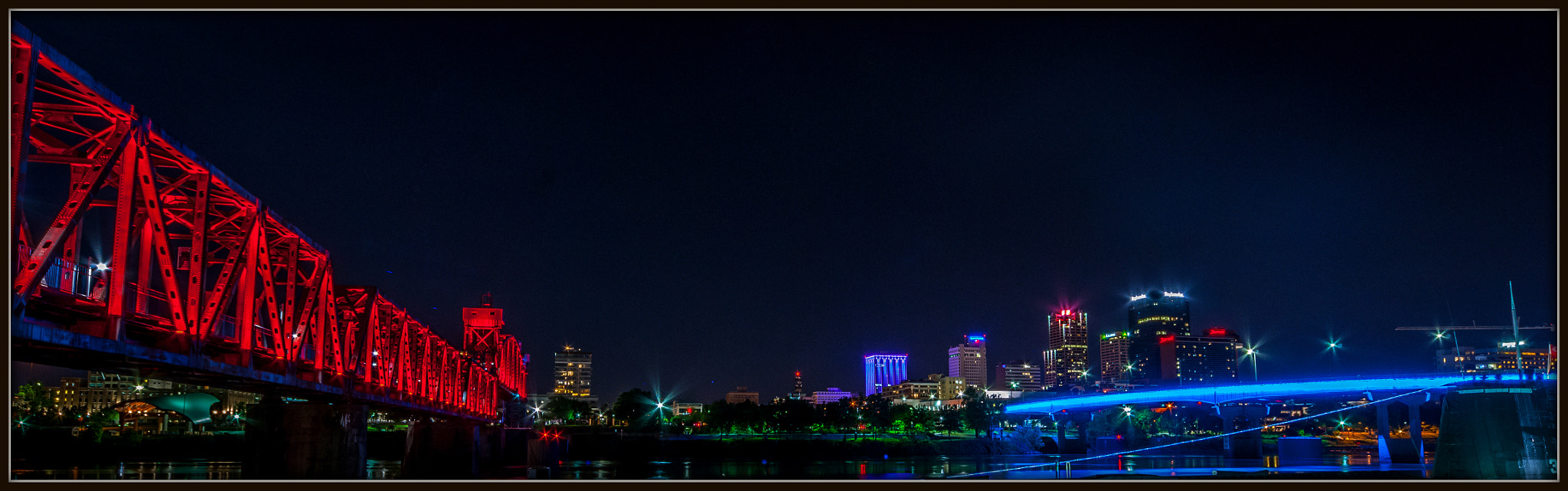 Sony Alpha DSLR-A350 + Minolta AF 28-80mm F3.5-5.6 II sample photo. Little rock night-cityscape photography