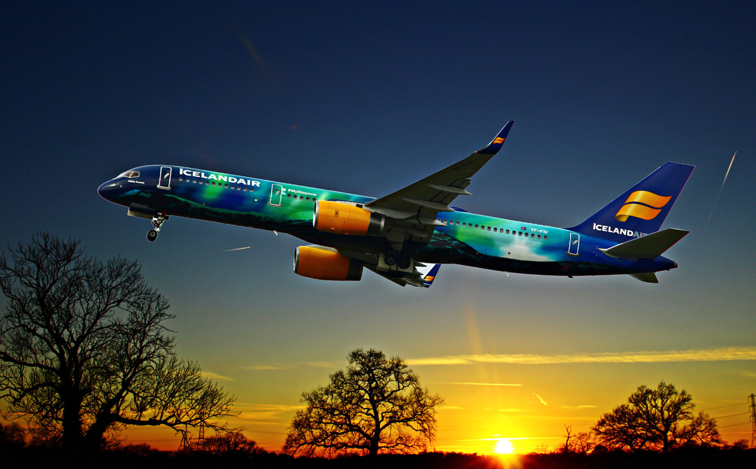 Canon EF 75-300mm F4.0-5.6 IS USM sample photo. Aviation sunsets photography