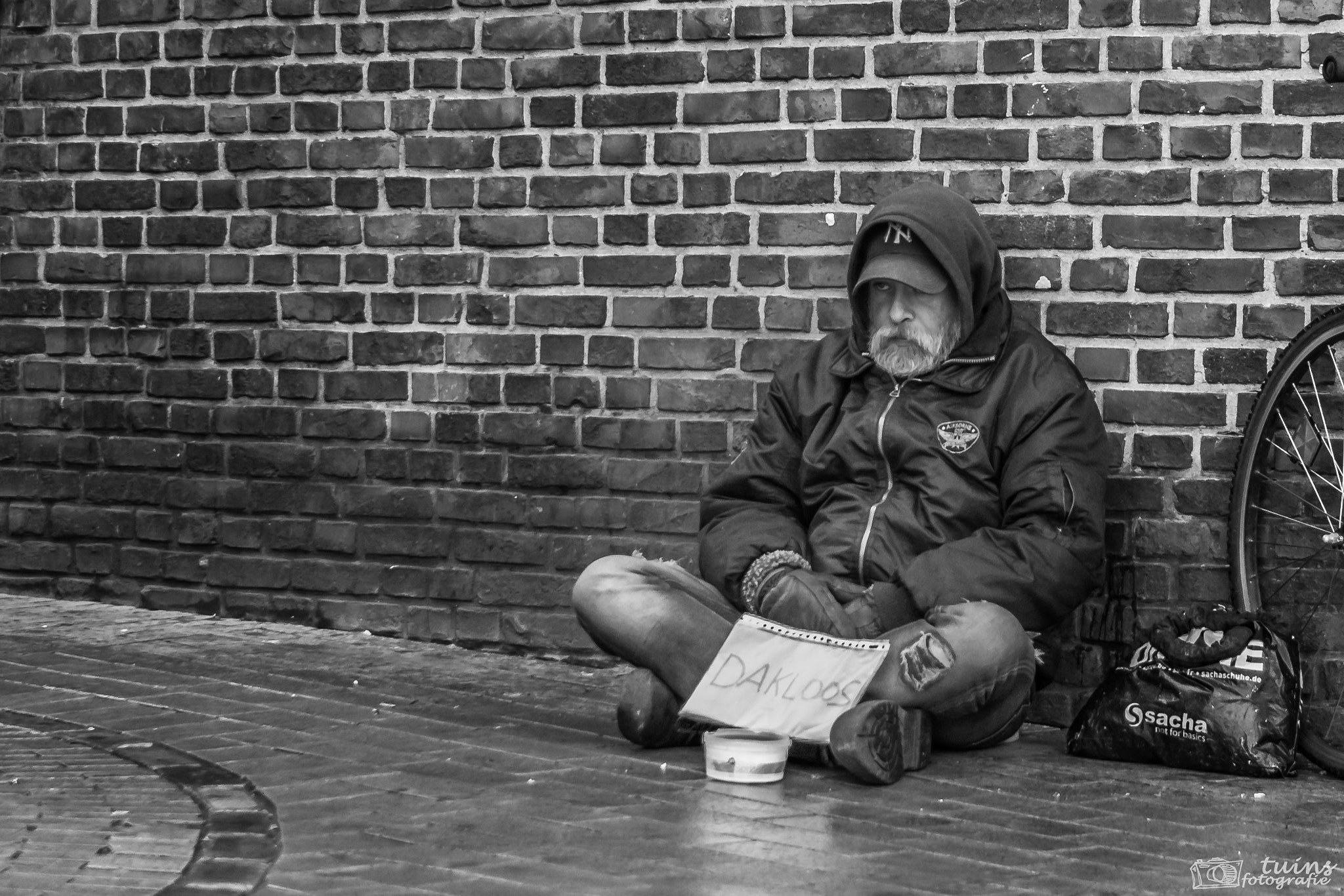 Nikon D5200 + Sigma 30mm F1.4 EX DC HSM sample photo. Homeless and begging photography