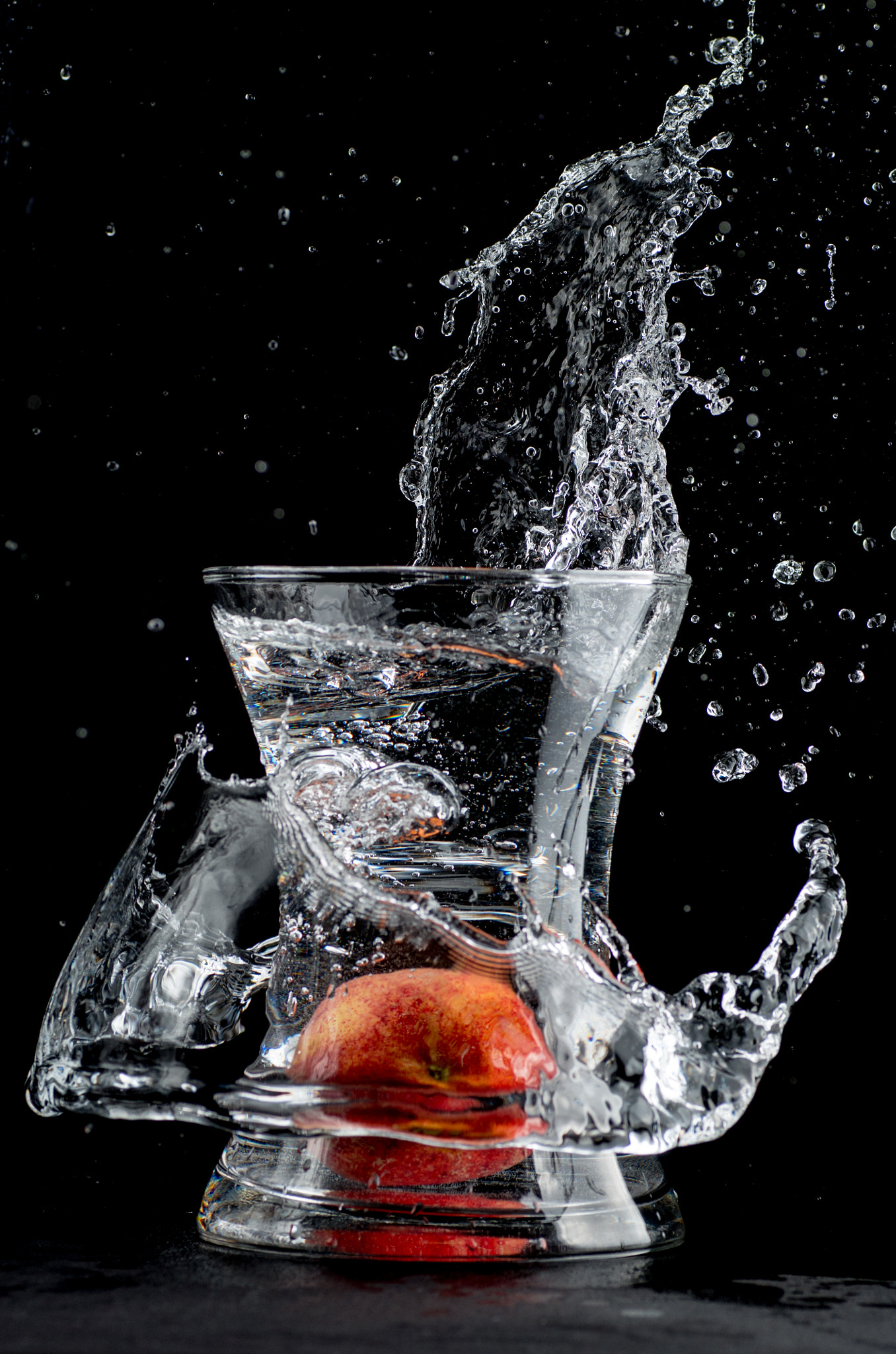 Pentax K-50 + Tamron SP AF 90mm F2.8 Di Macro sample photo. Apple drop photography