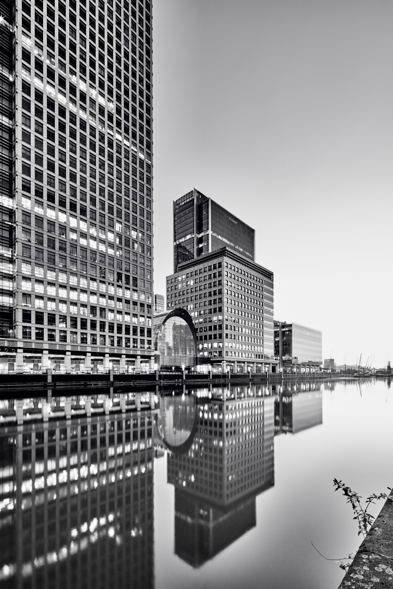 Canon TS-E 17mm F4L Tilt-Shift sample photo. Canary wharf photography