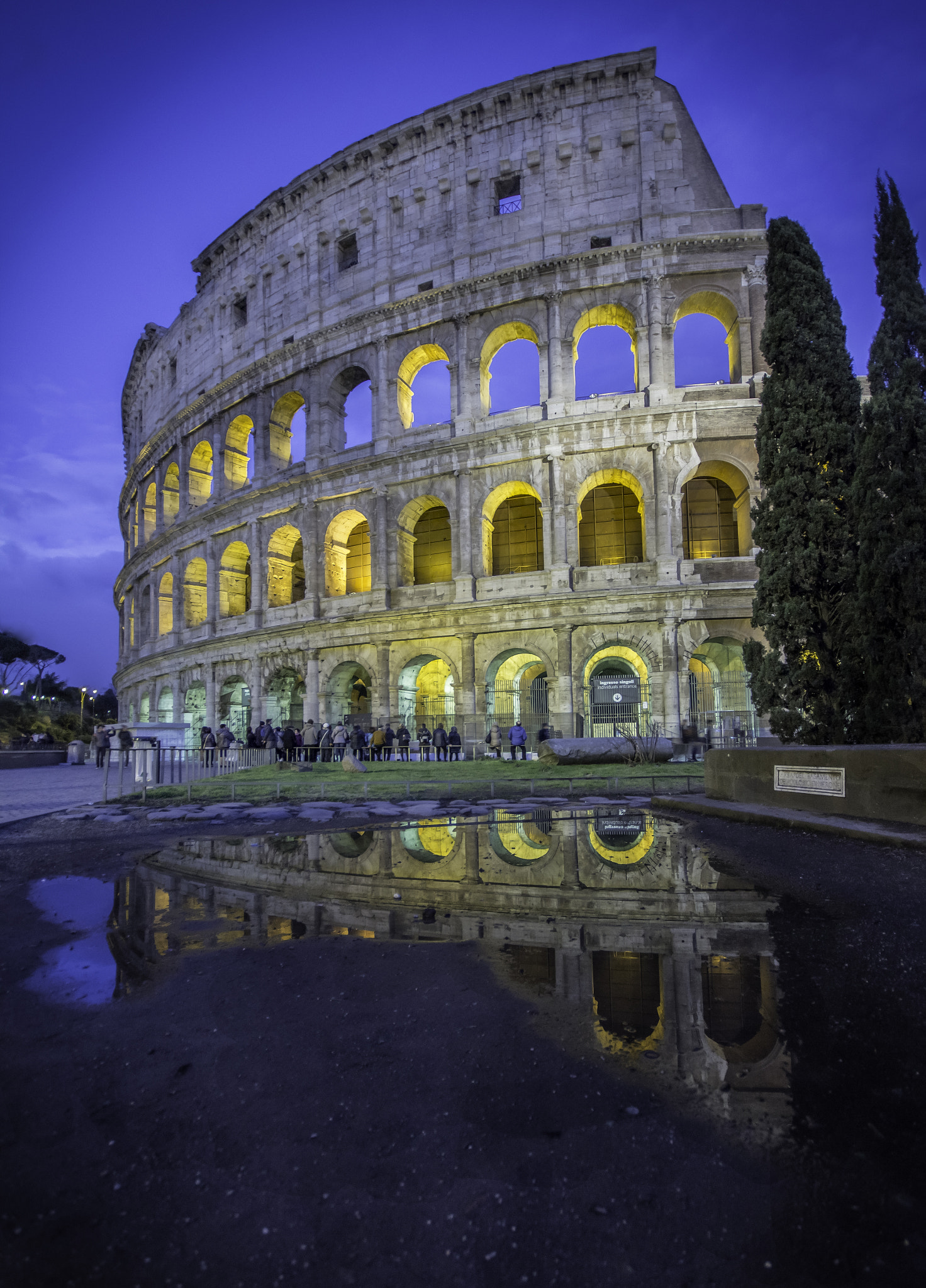 Canon EOS 1200D (EOS Rebel T5 / EOS Kiss X70 / EOS Hi) + Sigma 10-20mm F4-5.6 EX DC HSM sample photo. Colosseo riflessi photography
