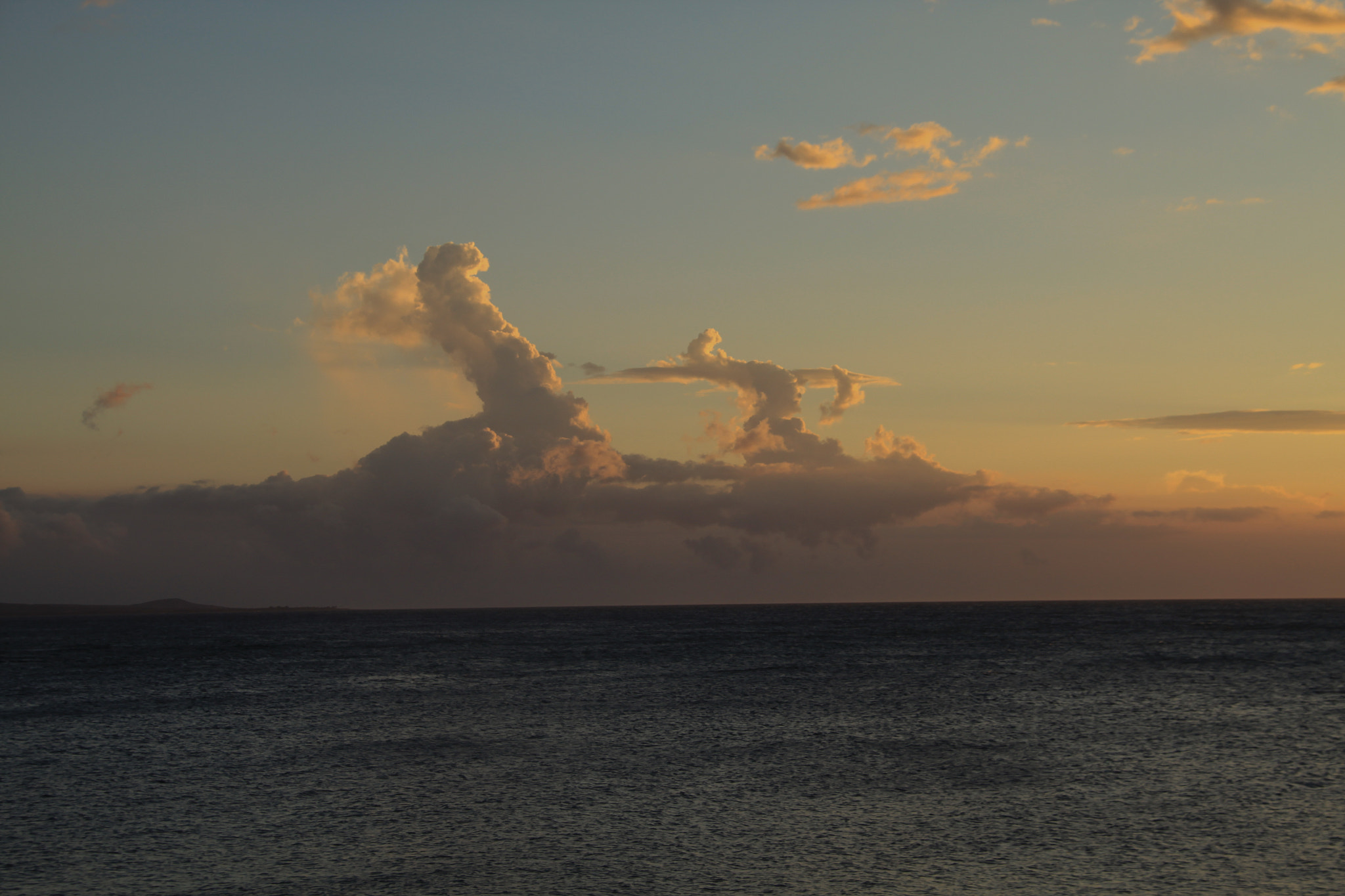 Sigma 18-200mm f/3.5-6.3 DC OS sample photo. A cloud man fights a cloud serpent off the big island of hawaii. photography