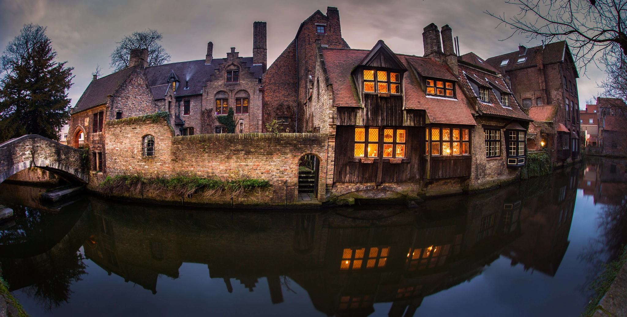 Canon EOS 5D Mark II + Sigma 15mm f/2.8 EX Fisheye sample photo. Bruges - belgium photography