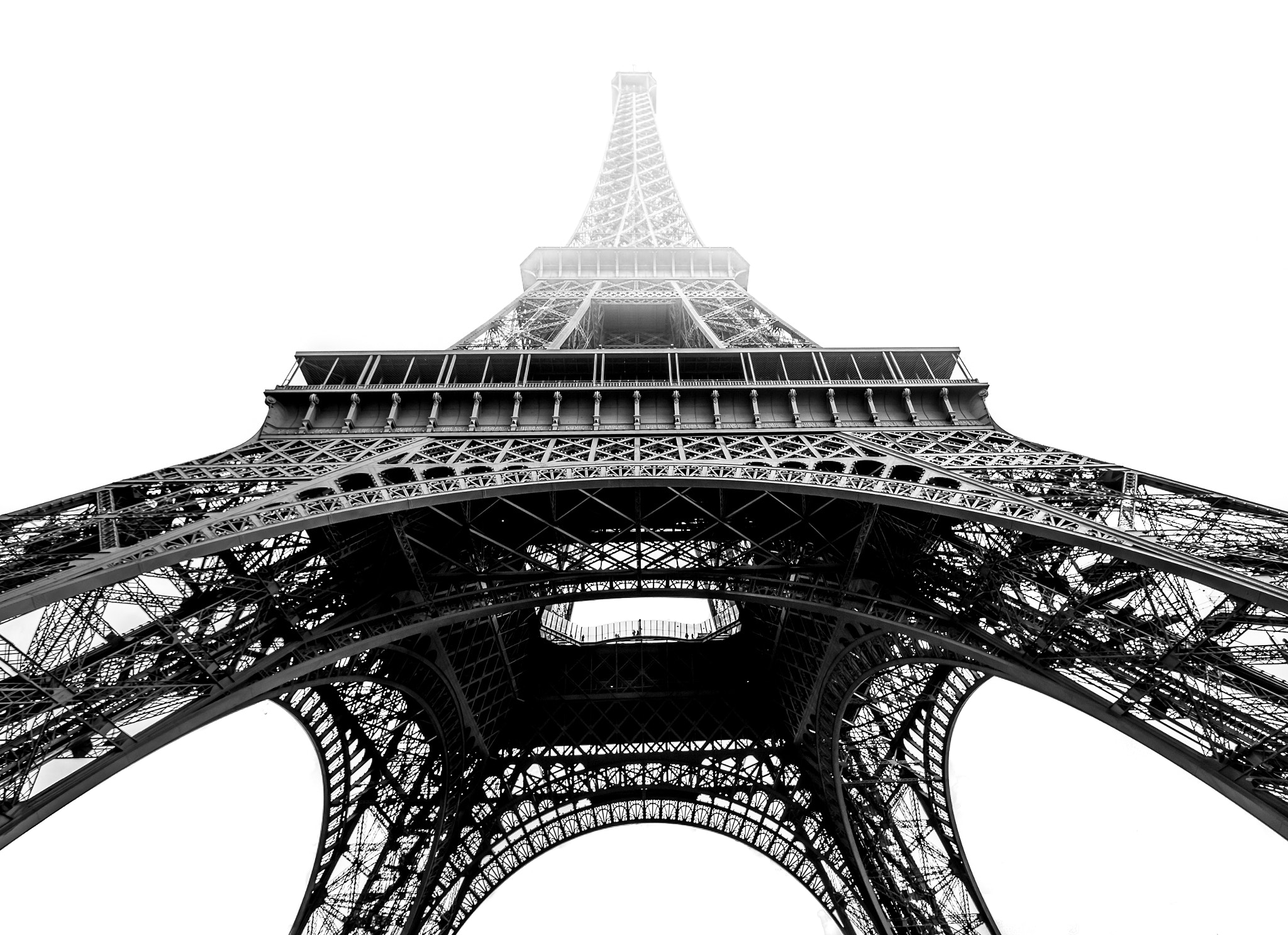 Canon EF-S 10-18mm F4.5–5.6 IS STM sample photo. Eiffel tower photography