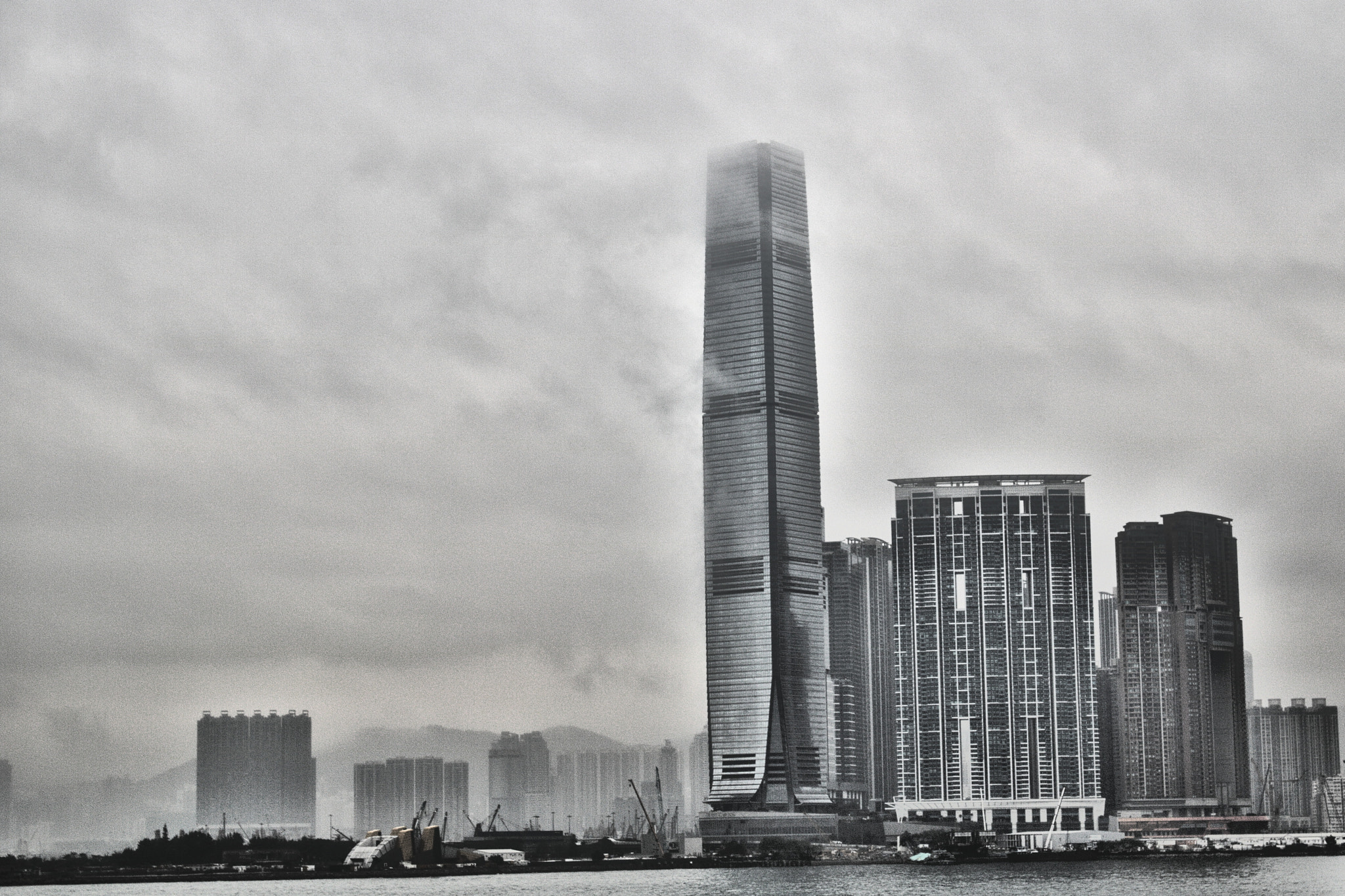 Canon EF 24-85mm F3.5-4.5 USM sample photo. Hong kong - kowloon : int. commerce center photography