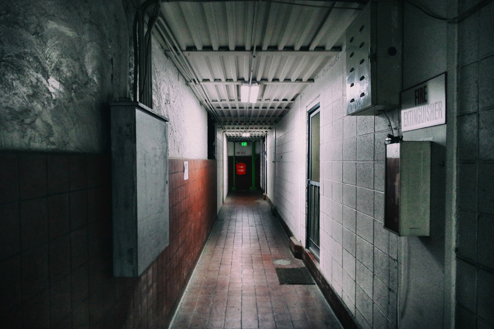 NX-M 9mm F3.5 sample photo. Just keep walking photography