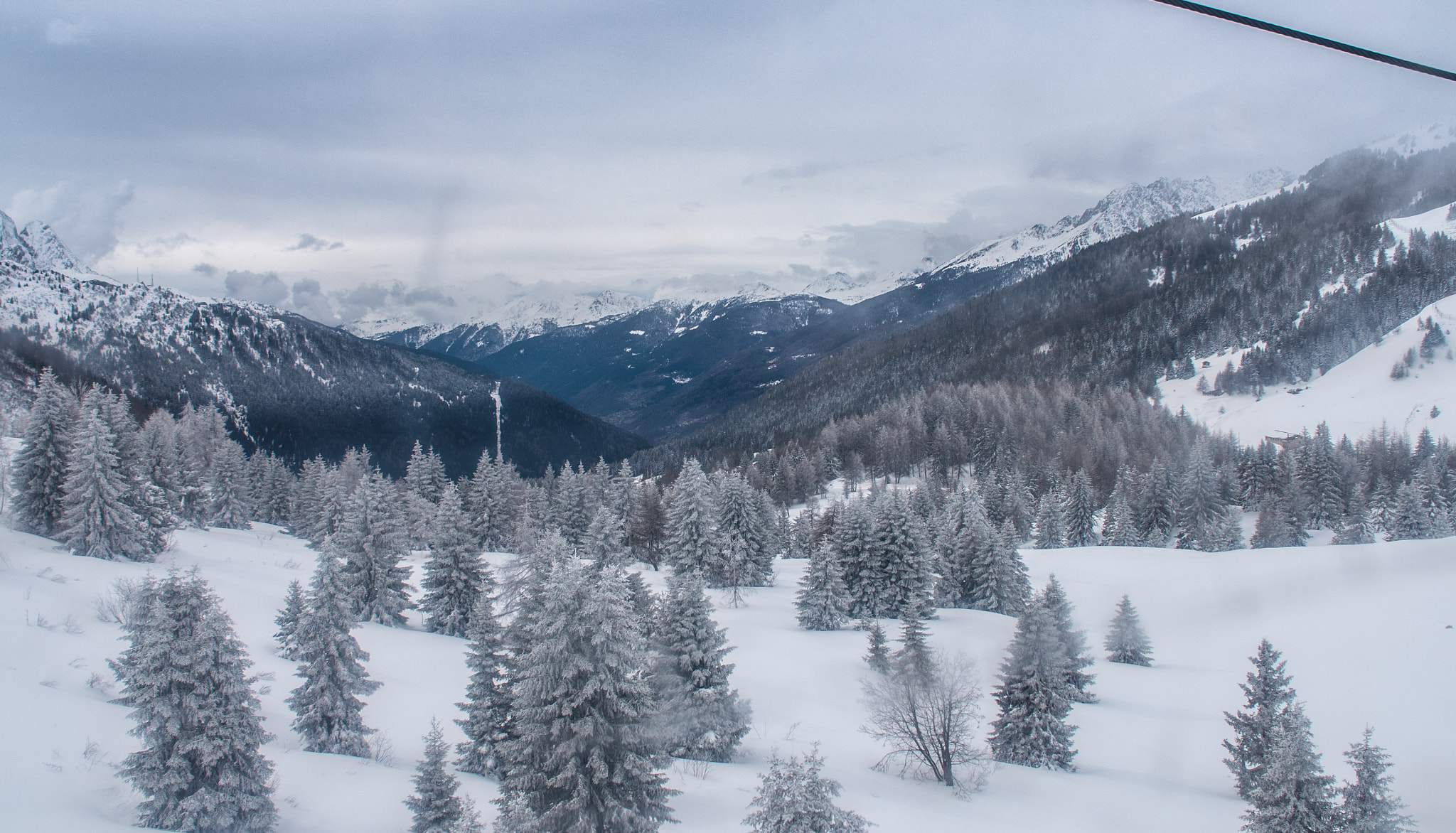 Panasonic Lumix DMC-GH4 sample photo. Wintery landscape photography