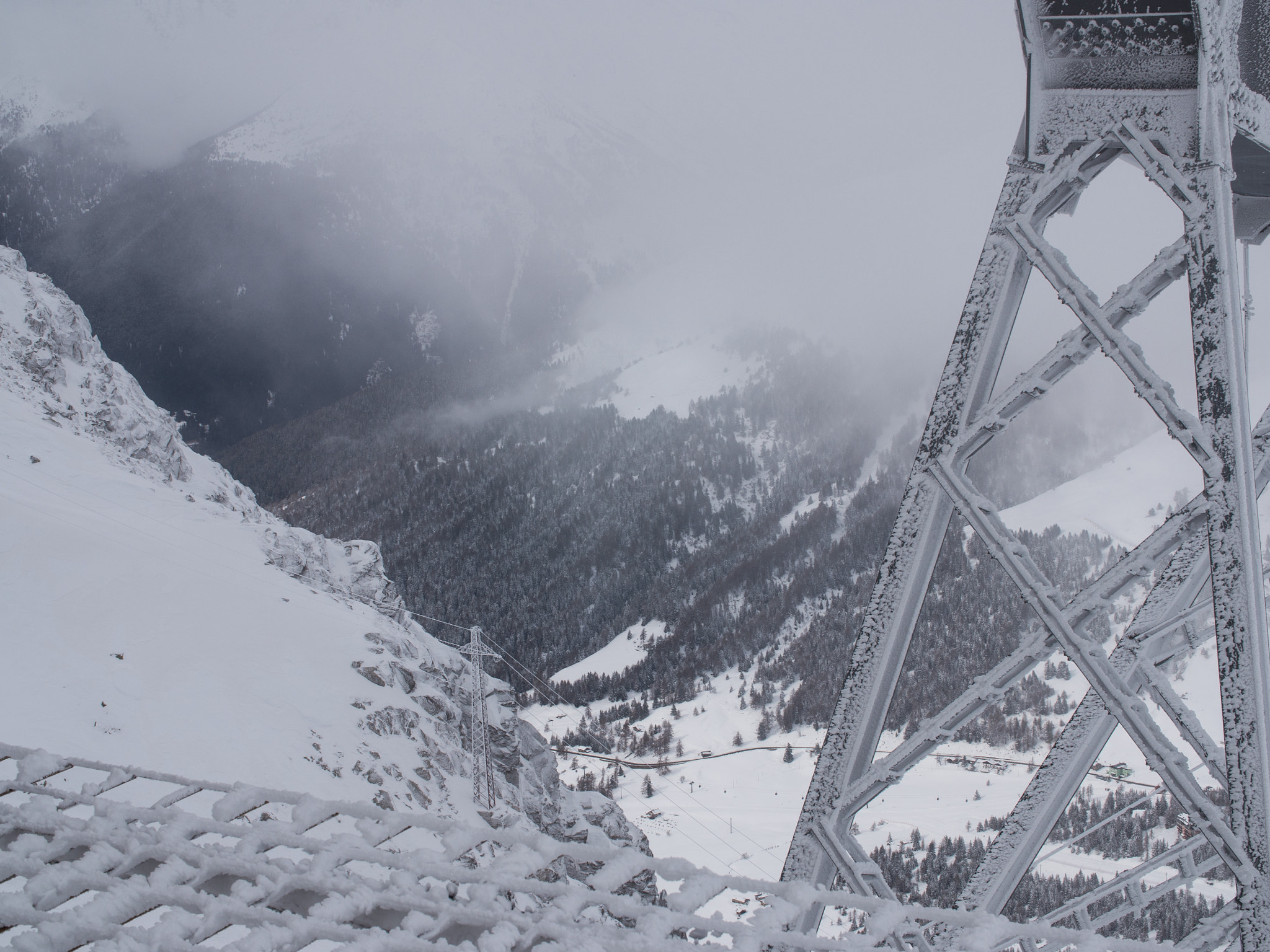 Panasonic Lumix DMC-GH4 sample photo. View from the top of the cabin photography