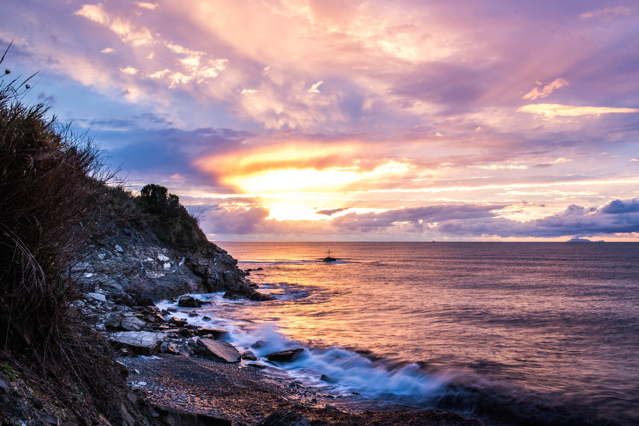 Nikon D610 + AF-S Nikkor 35mm f/1.8G sample photo. Pink sunset photography