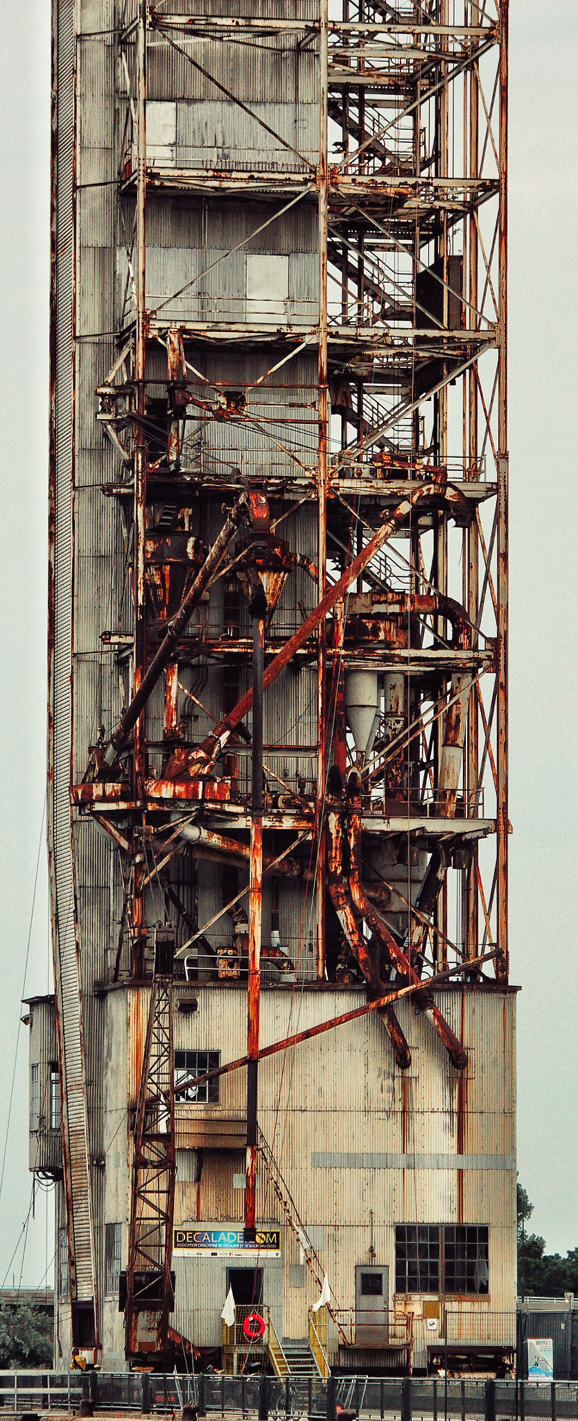Canon EF-S 55-250mm F4-5.6 IS sample photo. Rusty works photography