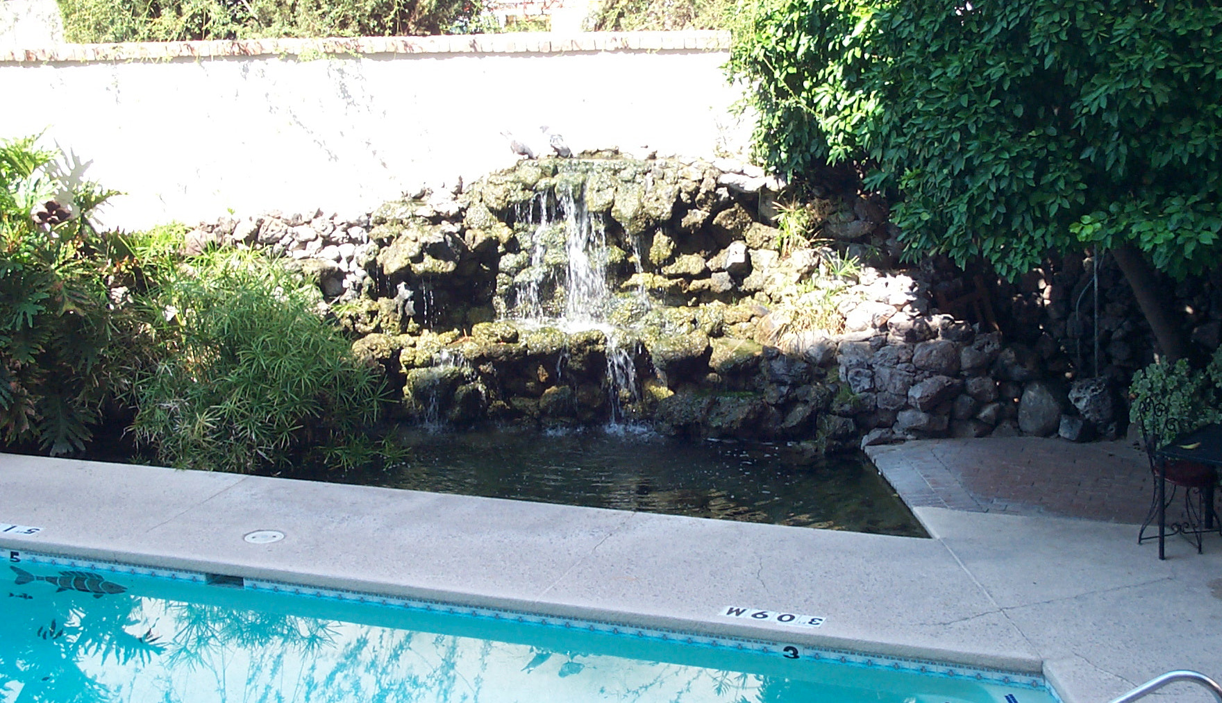 Kodak DC280 ZOOM DIGITAL CAMERA sample photo. Courtyard - hotel - tucson 2002 photography