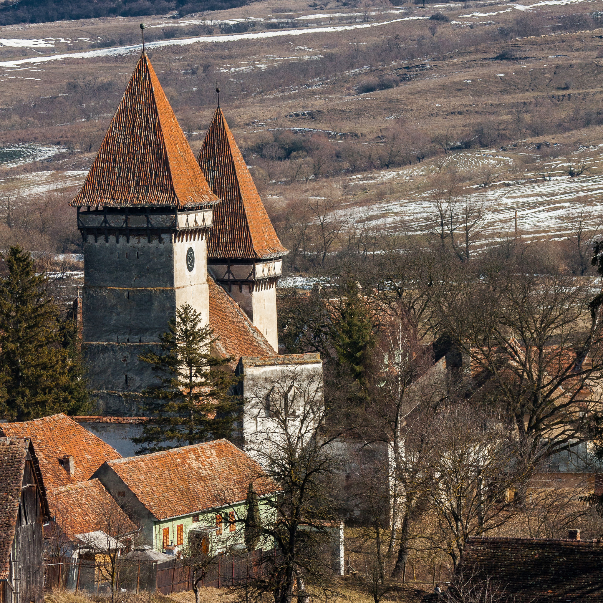 Canon EF 100-300mm F4.5-5.6 USM sample photo. Dealu frumos.jpg photography