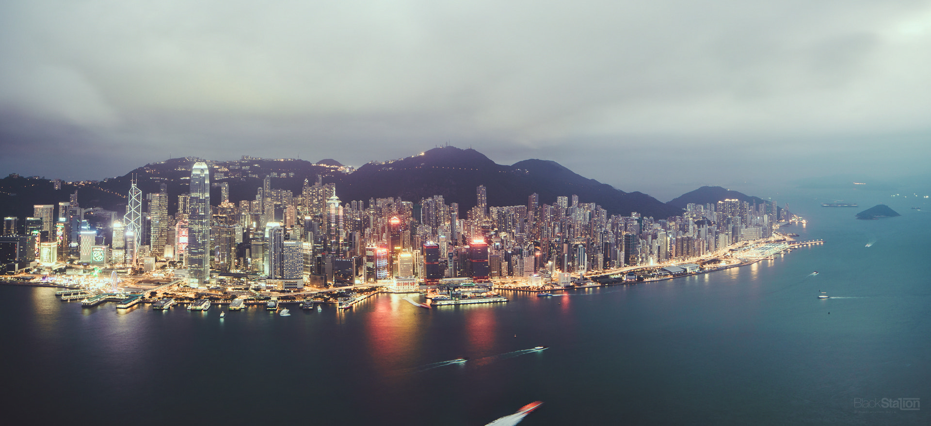 24mm F3.5 G II sample photo. Victoria harbour photography