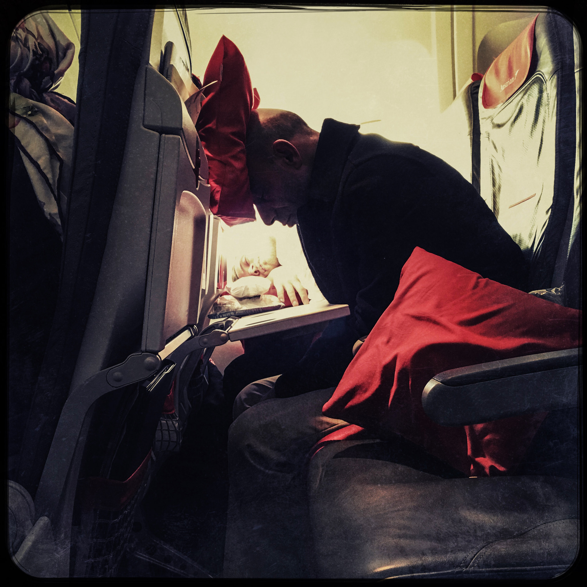 Hipstamatic 311 sample photo. Flying back home photography