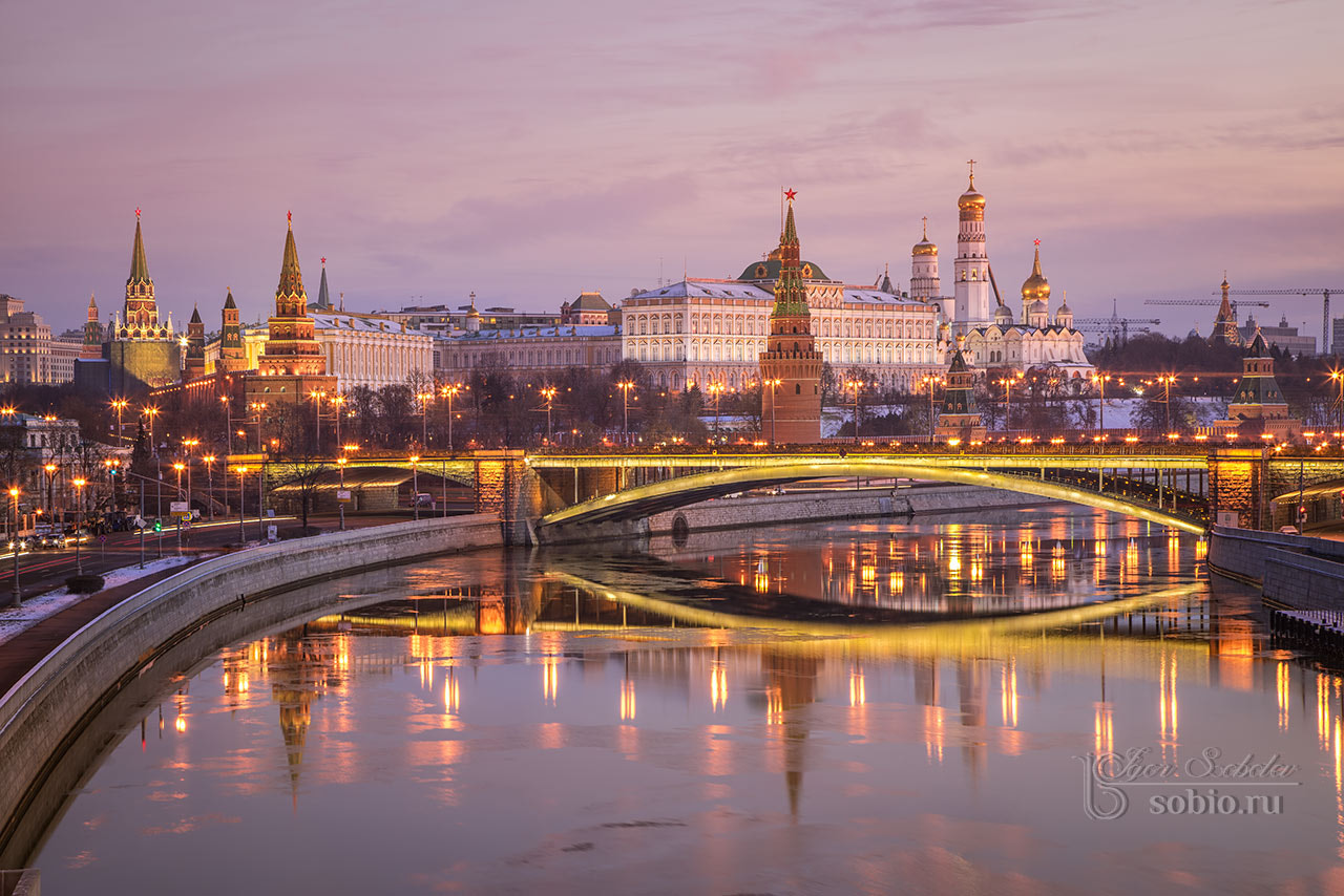 Sony a7R + Canon EF 24-105mm F4L IS USM sample photo. Moscow kremlin in the morning photography