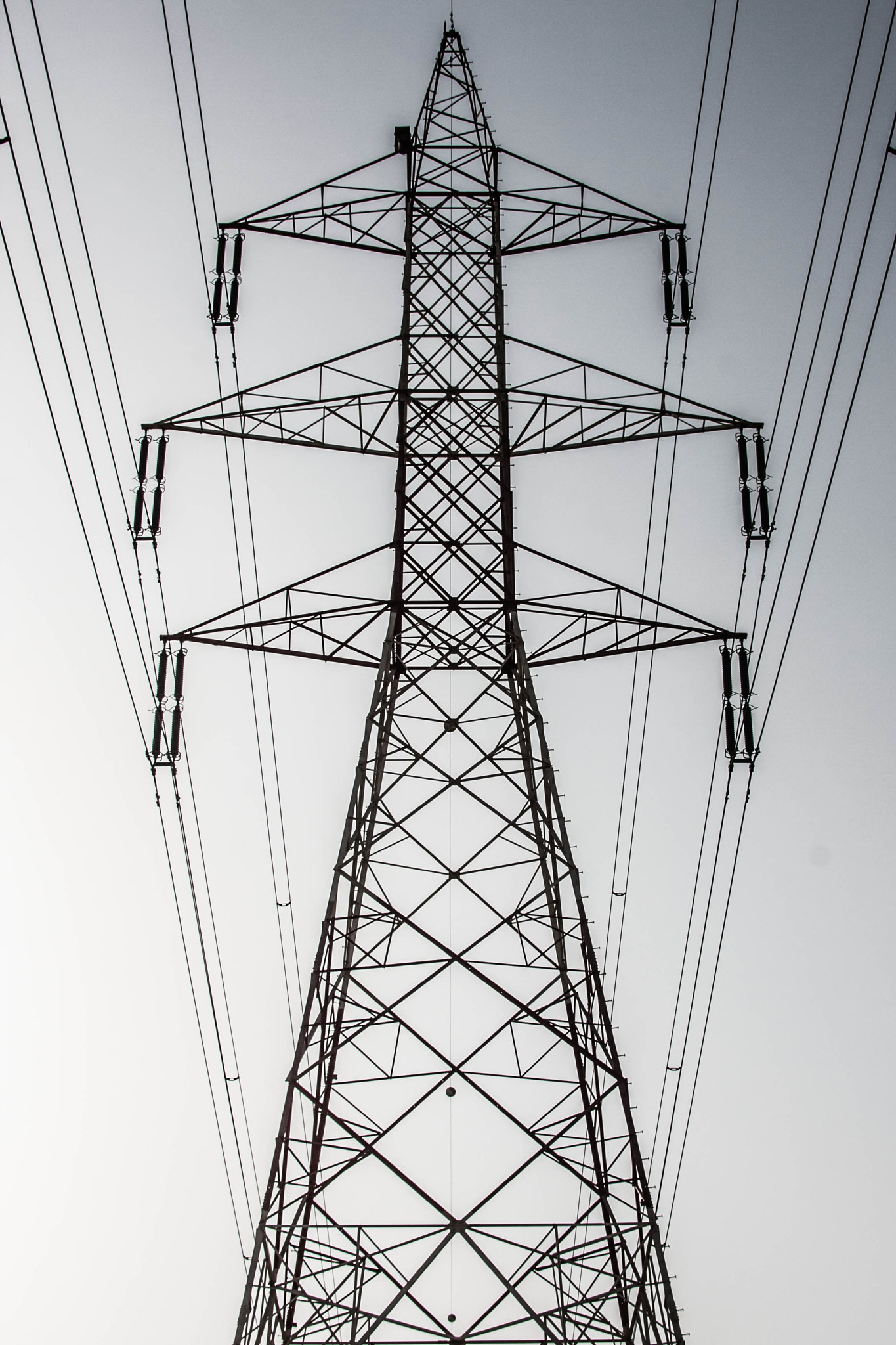 Canon EF 35-350mm F3.5-5.6L USM sample photo. Geyscale pylon photography