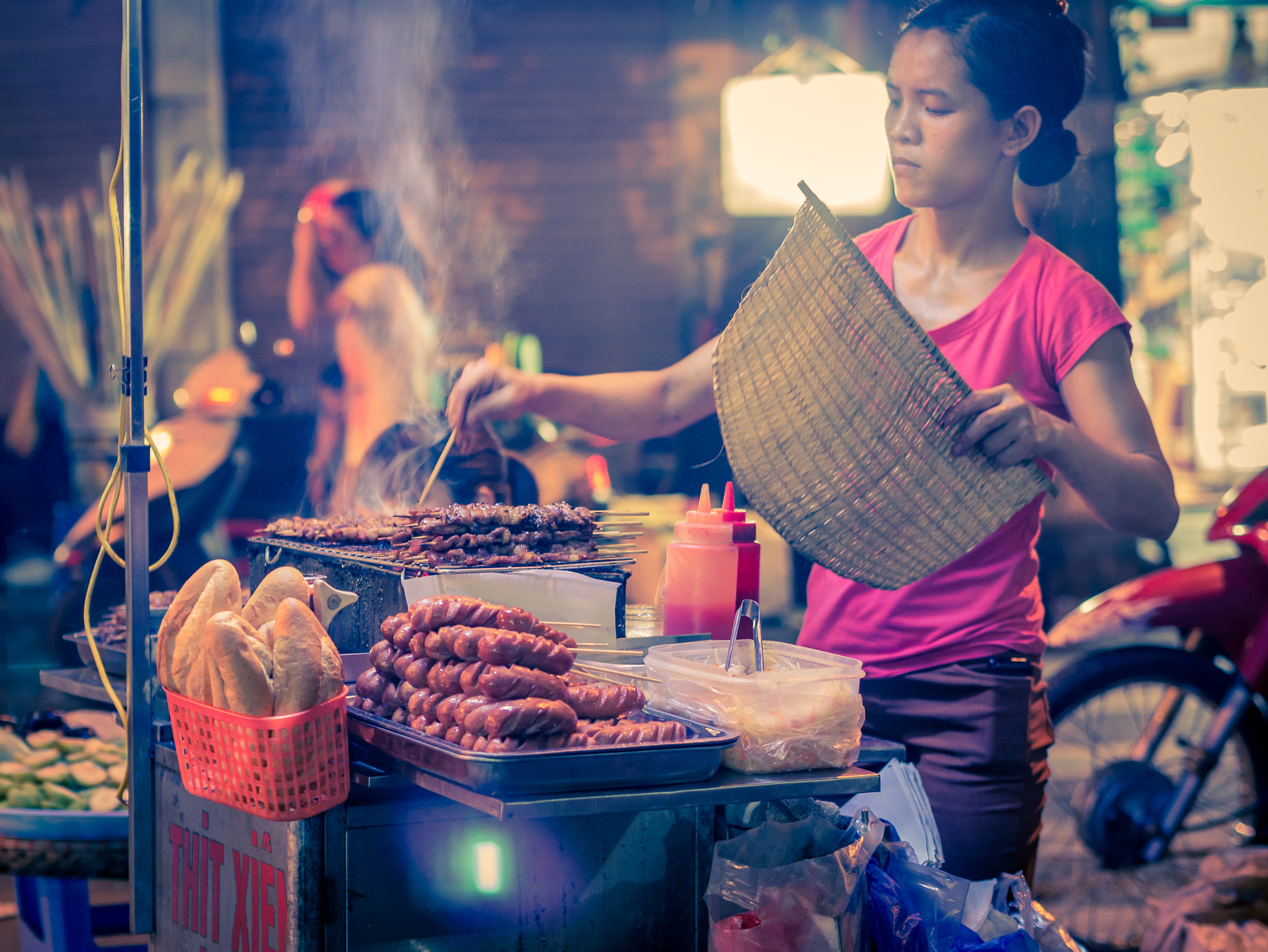 Panasonic Lumix DMC-GX7 + Olympus M.Zuiko Digital 45mm F1.8 sample photo. Hanoi street food photography