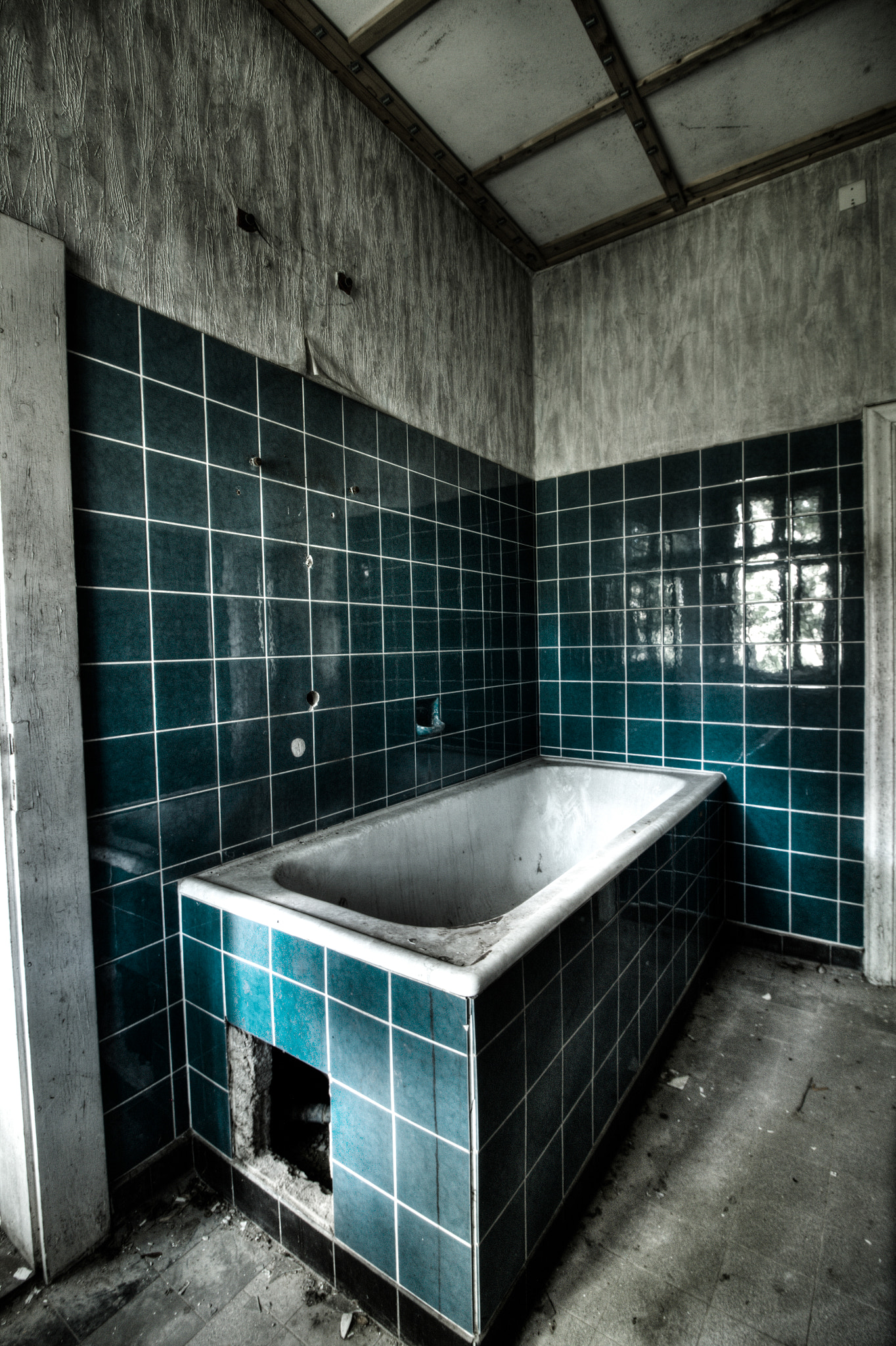 Canon EF-S 10-18mm F4.5–5.6 IS STM sample photo. Tonemapped photography