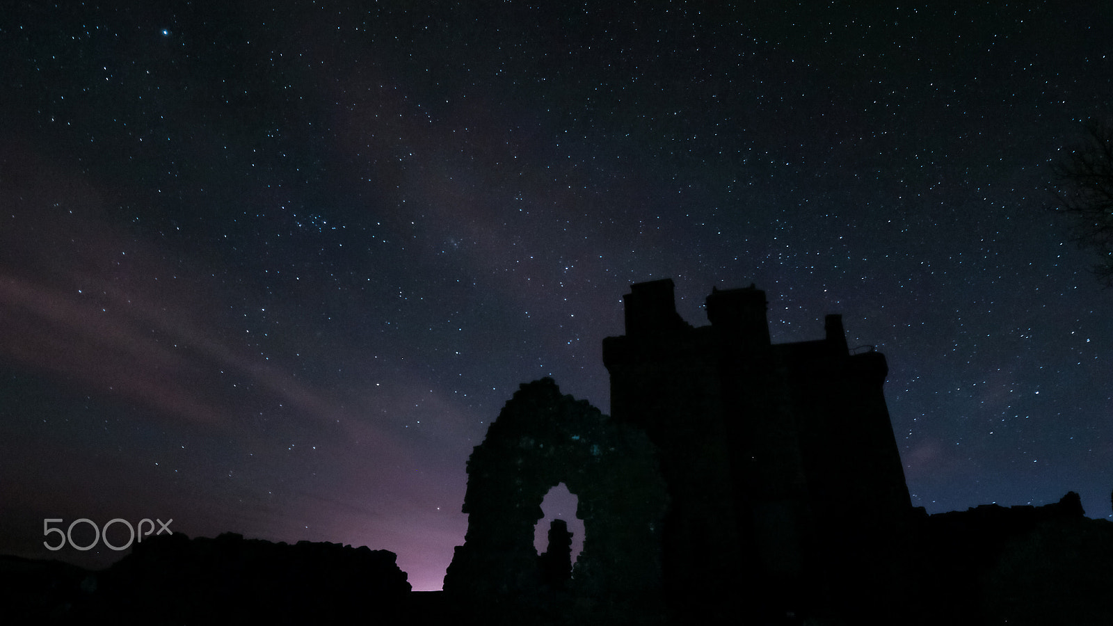Canon EOS 750D (EOS Rebel T6i / EOS Kiss X8i) + Canon EF-S 10-18mm F4.5–5.6 IS STM sample photo. Balvaird castle at night photography
