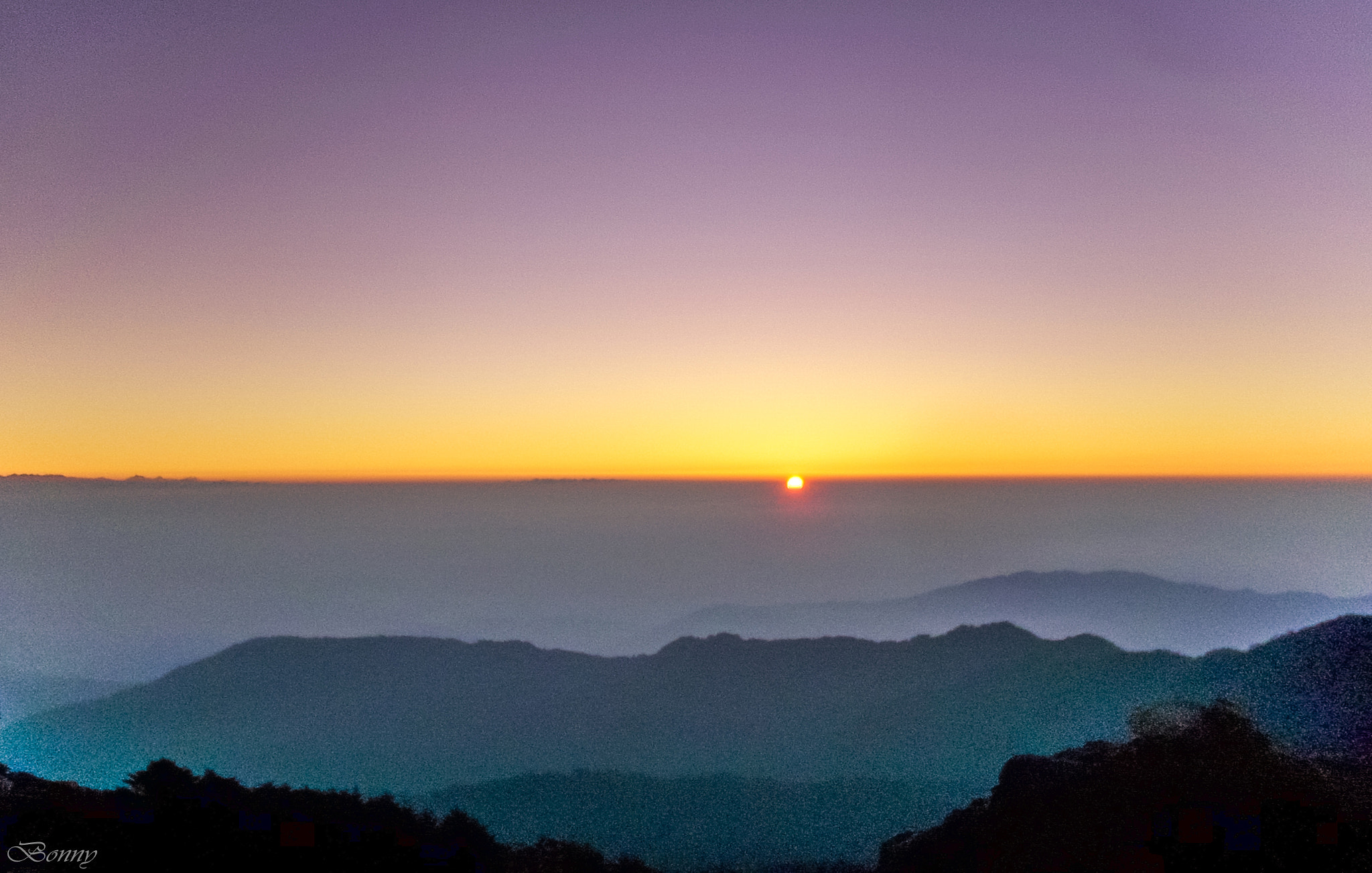 Nikon COOLPIX L10 sample photo. Sunrise through sandakphu trek photography