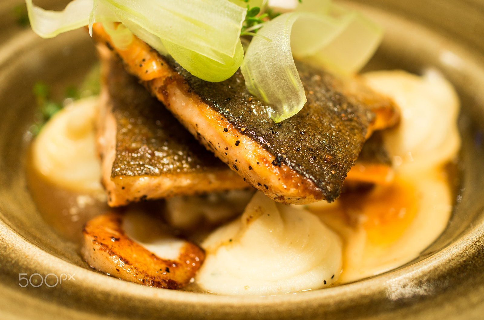 HD Pentax DA 35mm F2.8 Macro Limited sample photo. Fine dinner in reykjavik photography