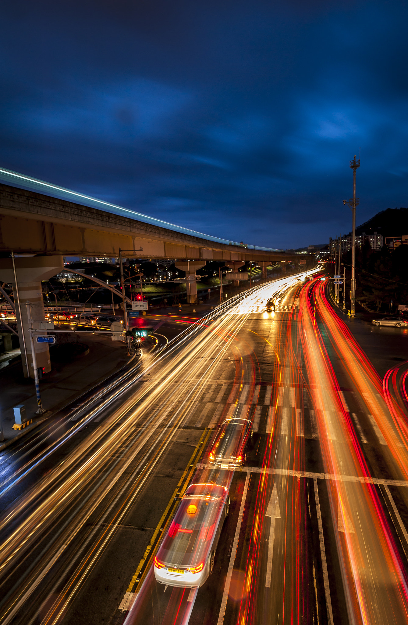 Nikon D700 + Nikon AF-S Nikkor 20mm F1.8G ED sample photo. Storms and trails photography